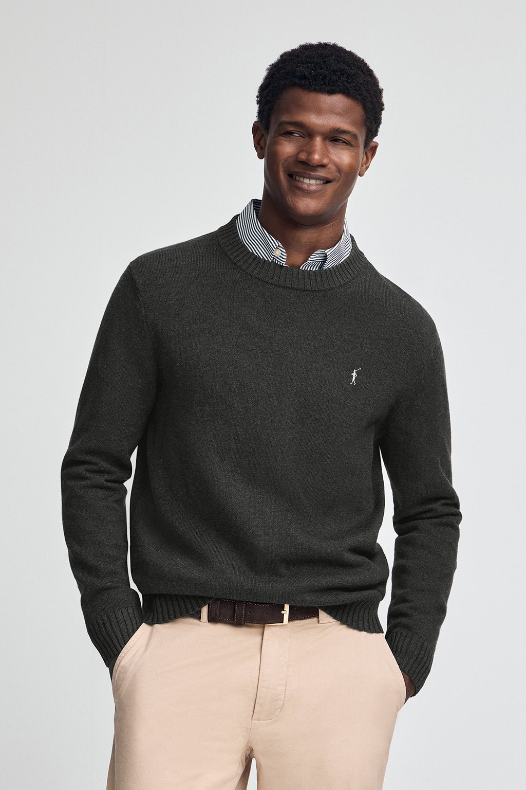 Pullover dunkelgrau meliert aus Wollgemisch mit gesticktem Rigby Go-Logo