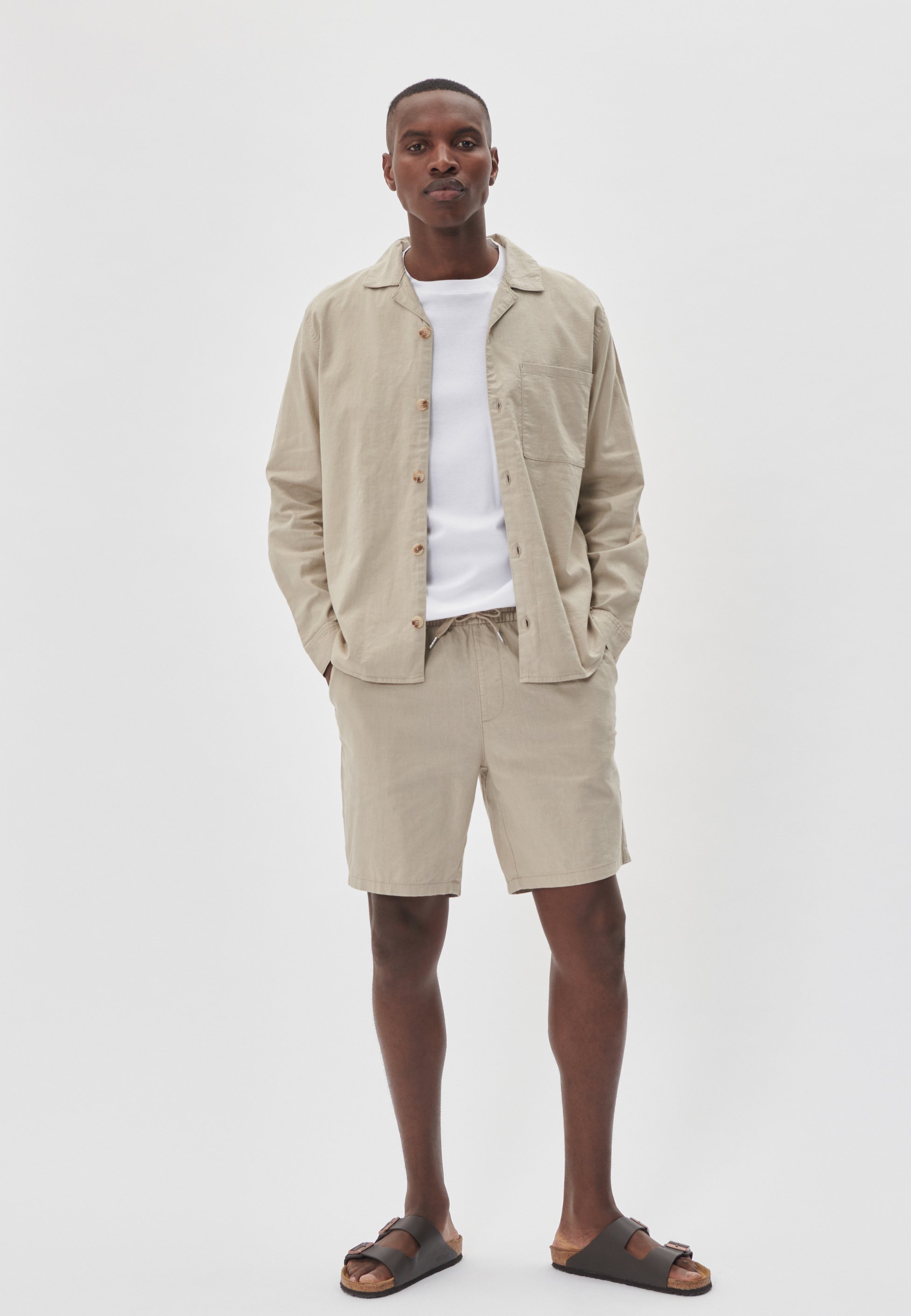 Overshirts Gerade Passform beige