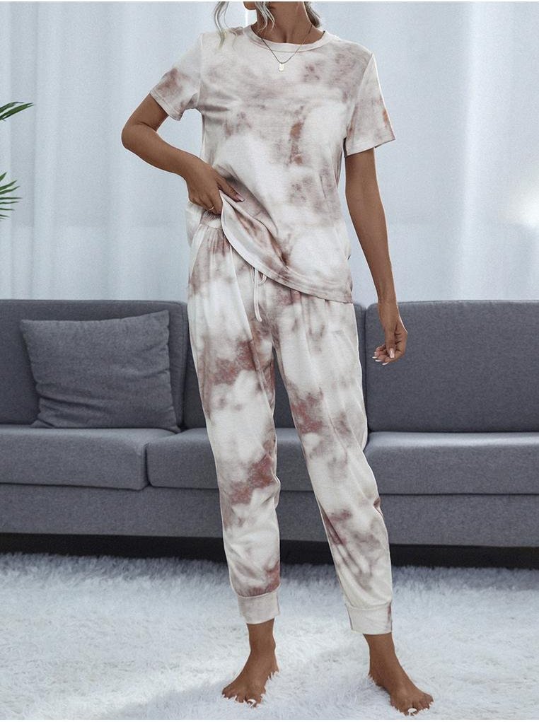 Thumbnail - Glanzendes Batik-Lounge-Set mit Rundhalsausschnitt und kurzen Armeln
