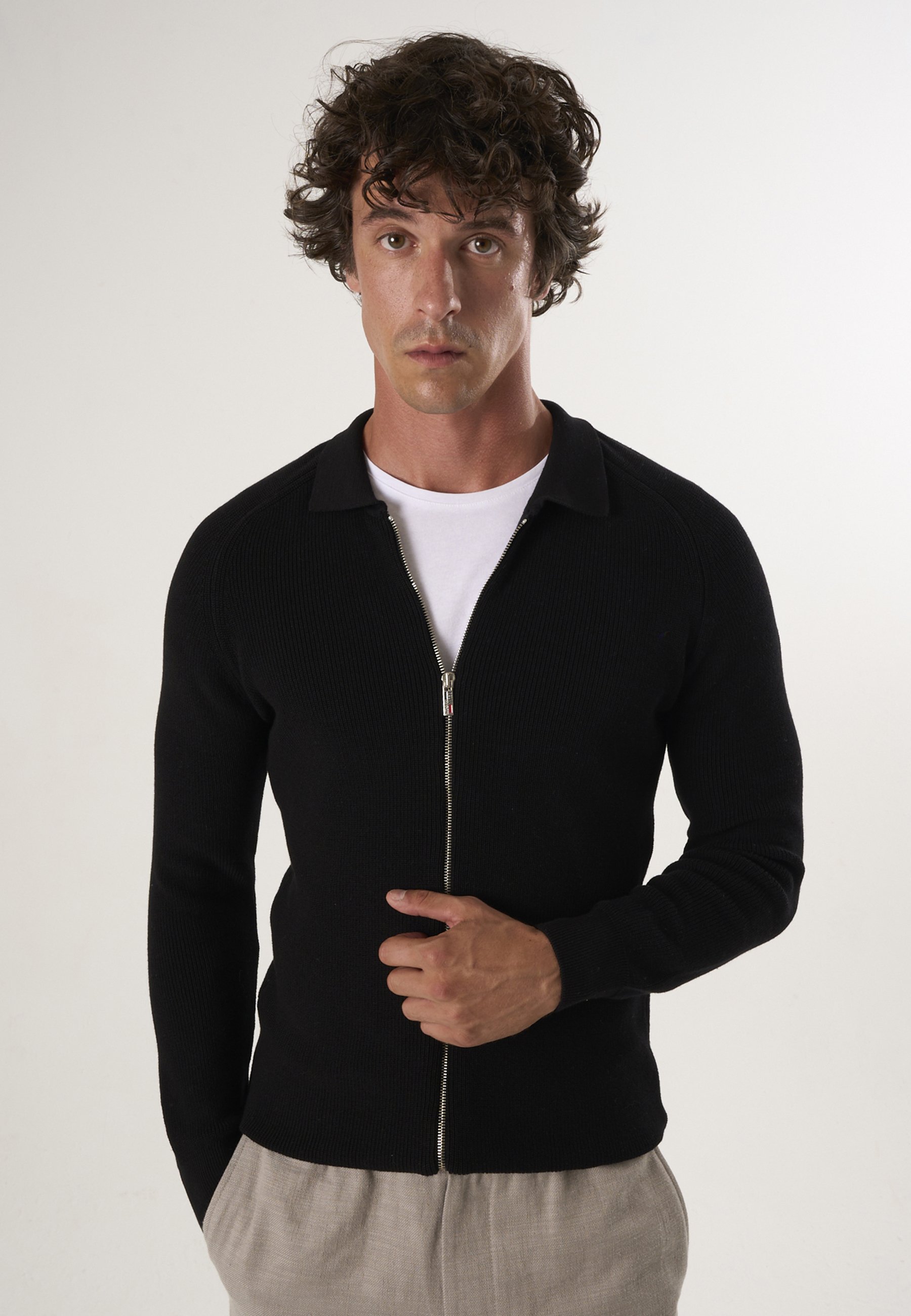 Strickjacke Strickjacke Mit Durchgehendem Reißverschluss