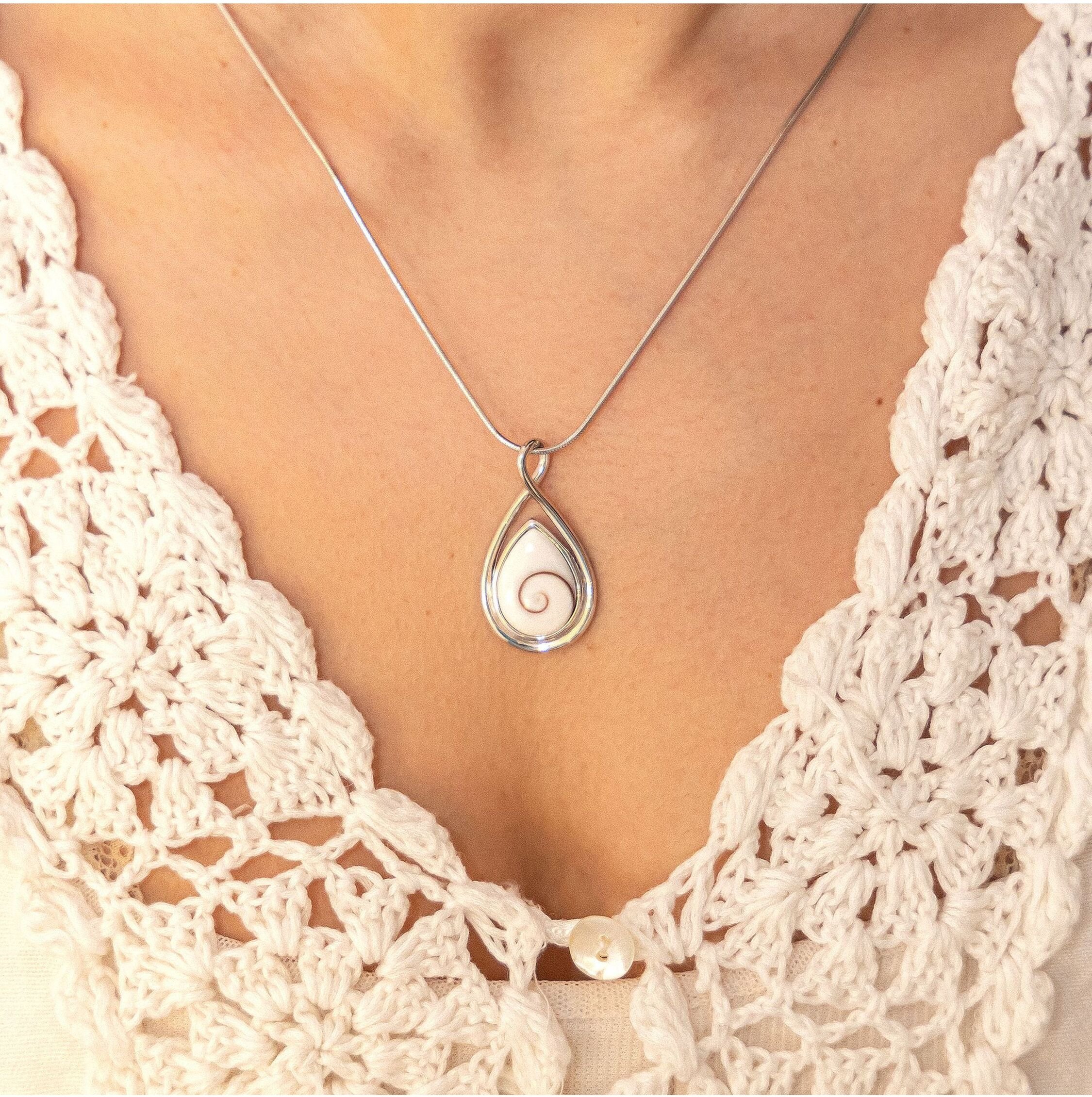 Zeeme Pearls Halskette Silber 925 rhodiniert 42+5cm lang mit weißer Muschel