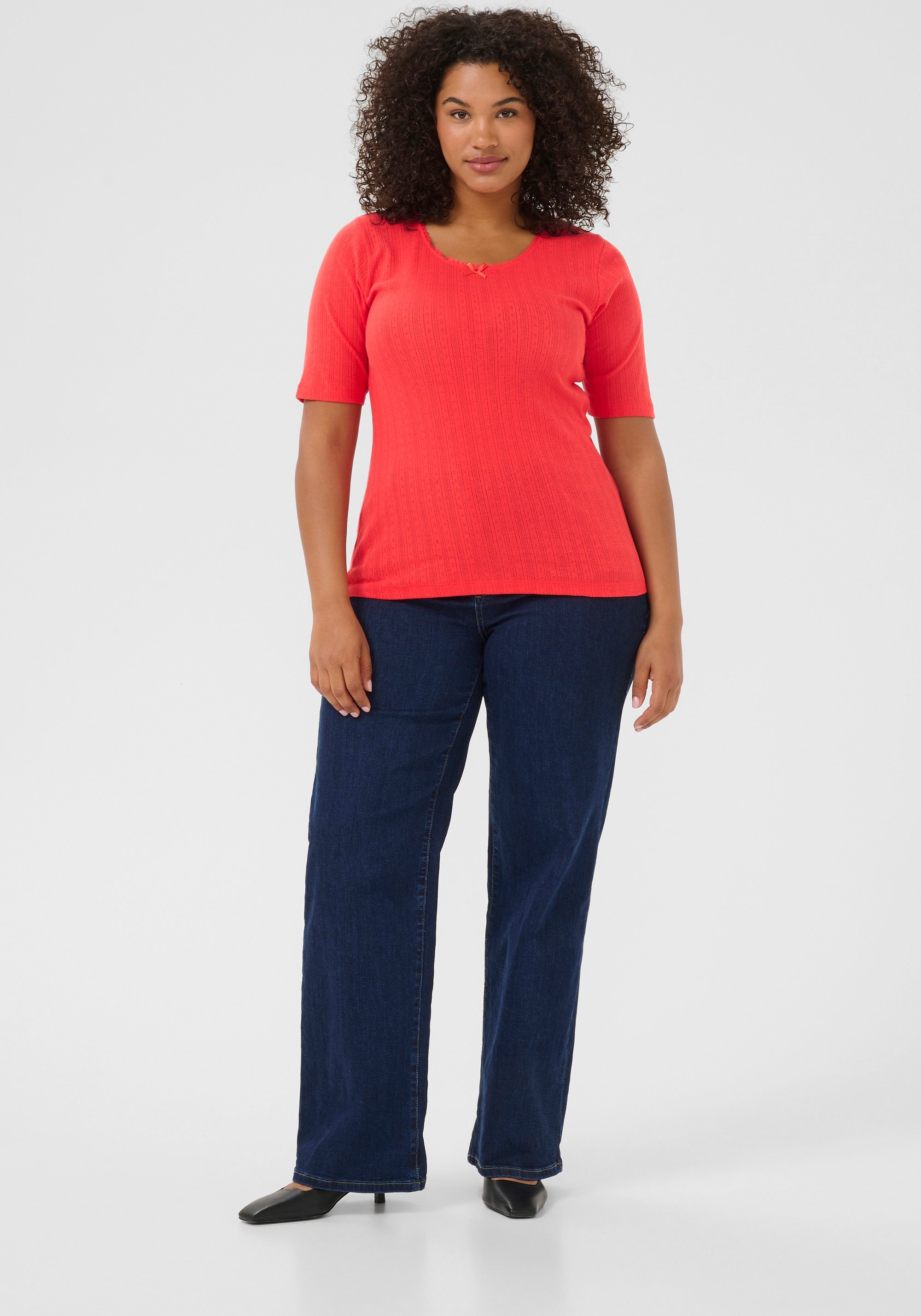 T-Shirt in shaped fit Hibiskus red