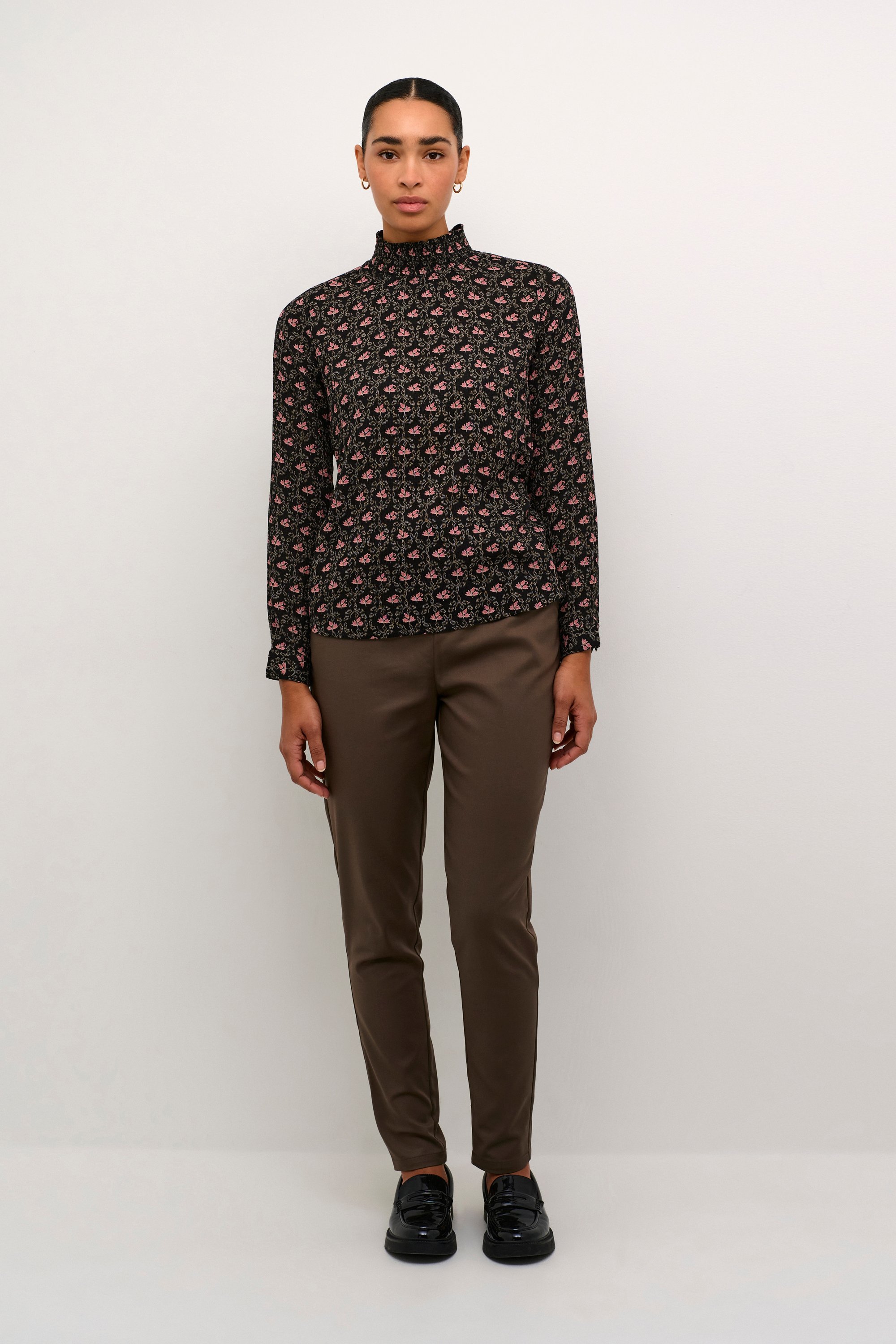 Thumbnail - Langarm-Bluse Regular fit Black_Rosa Flowers floral