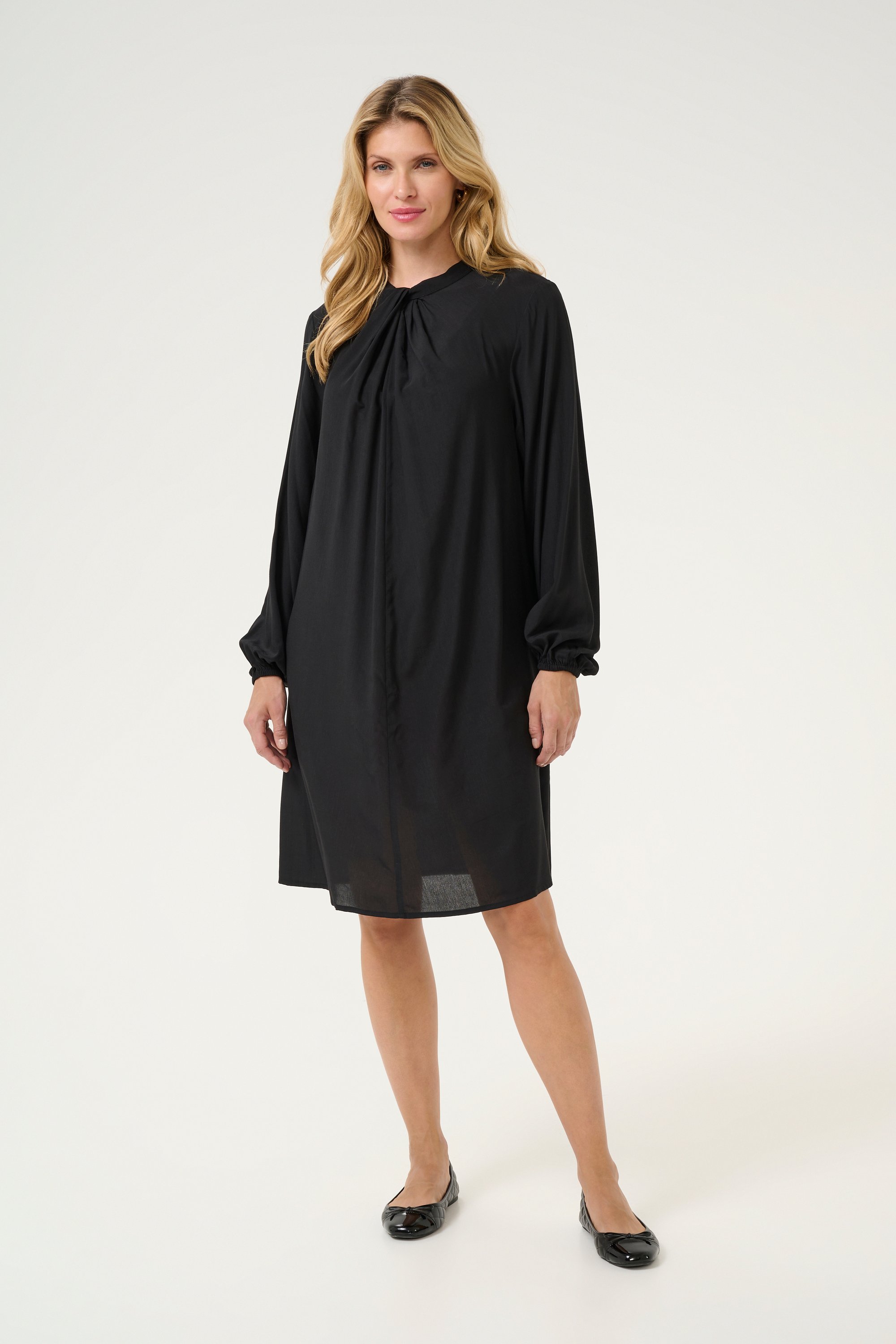 Kleid Relaxed fit black