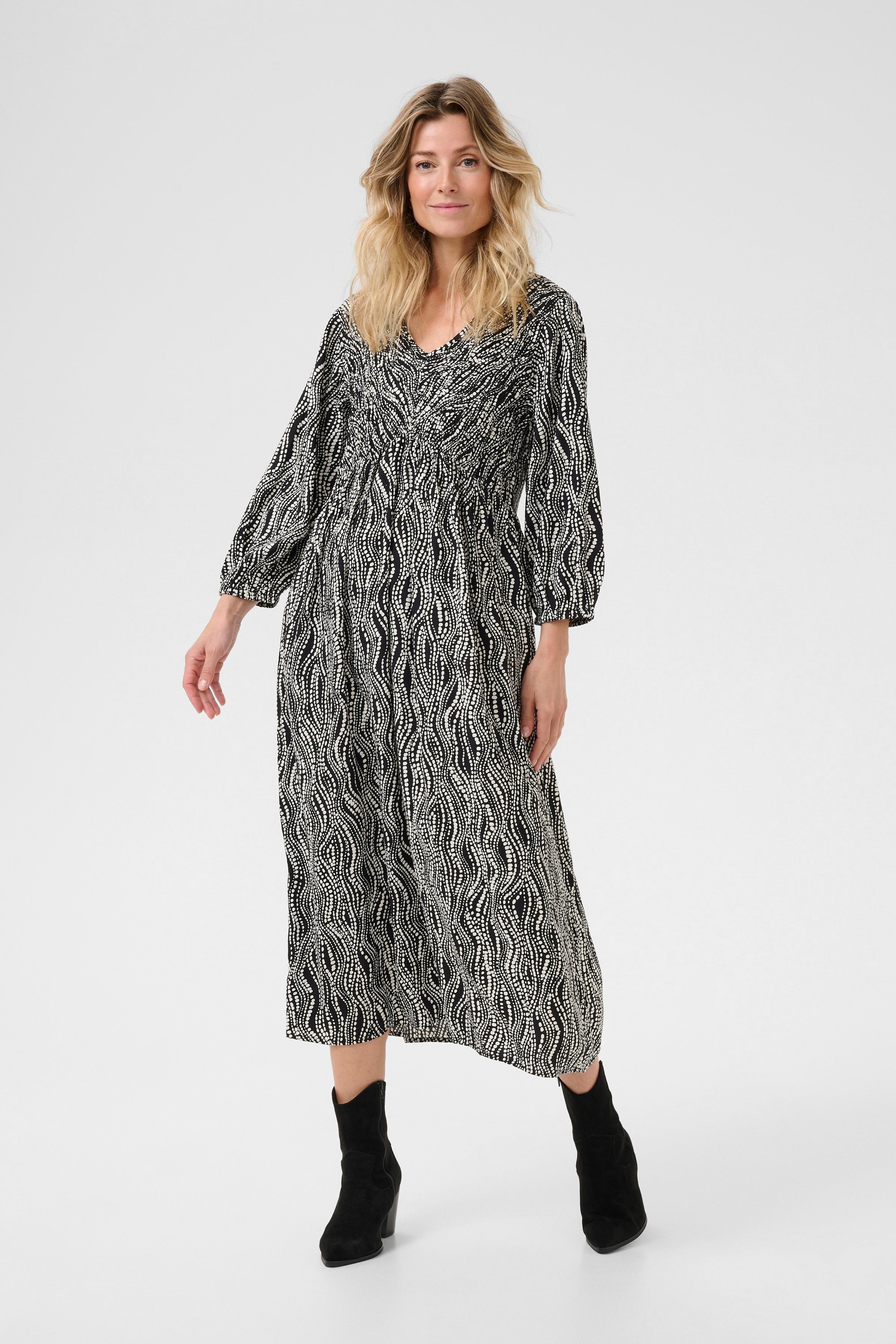 Kleid Feminine Black wavy dots black