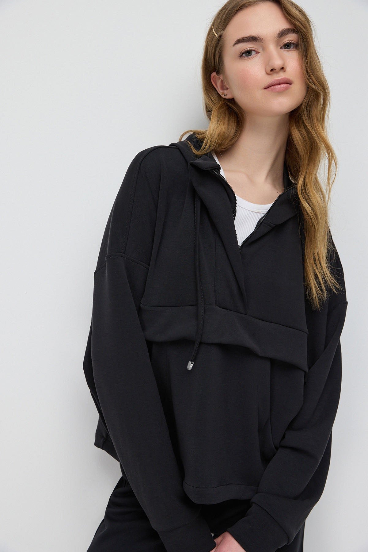 Sweatshirt mit weicher Textur, halblangem Reißverschluss und Taschendetail