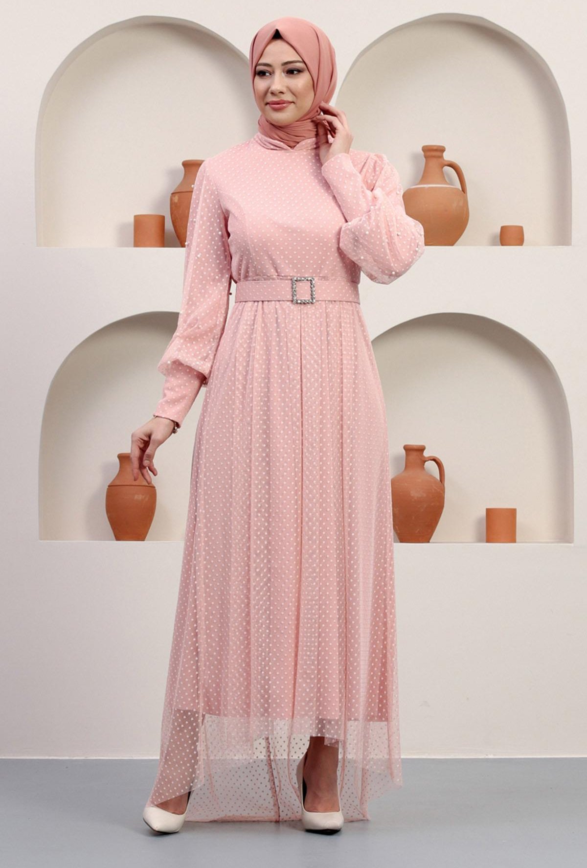 Abendkleid mit Tüll und Steinverzierungen