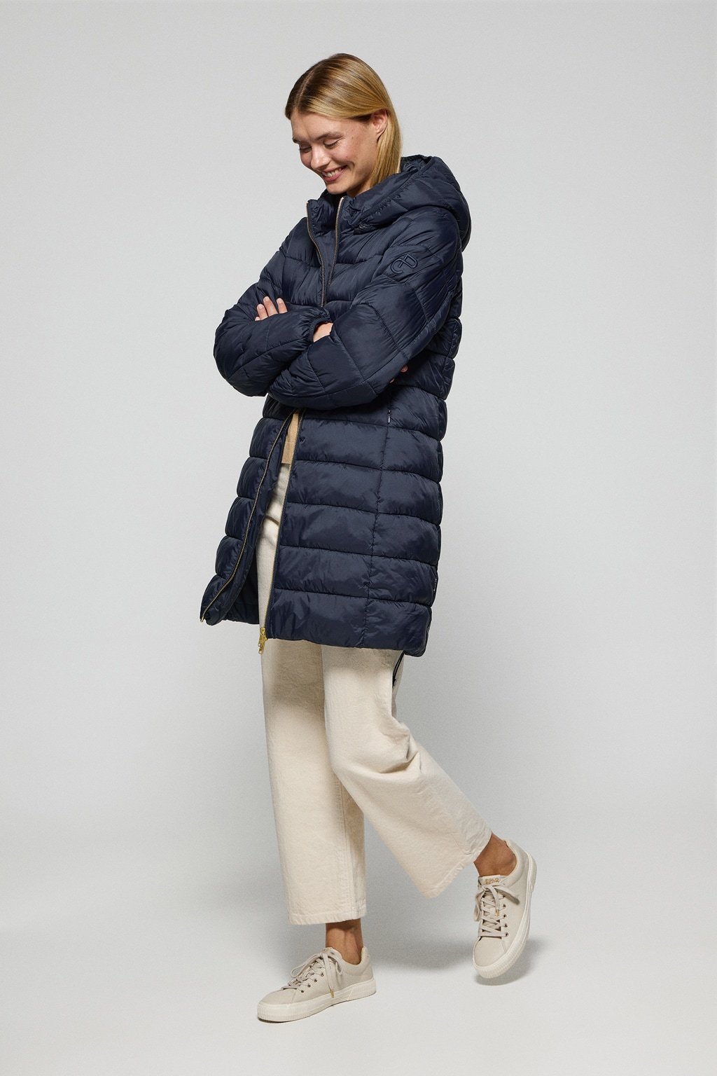 Ultraleichter Mantel Cecilia marineblau mit abnehmbarer Kapuze und PC Stickerei