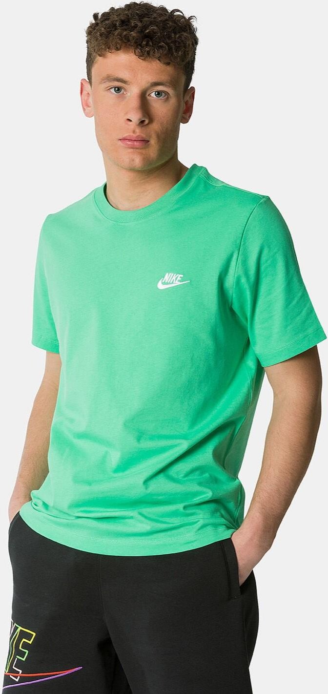 Nike Sportswear Club Herren-T-Shirt in Frühlingsgrün