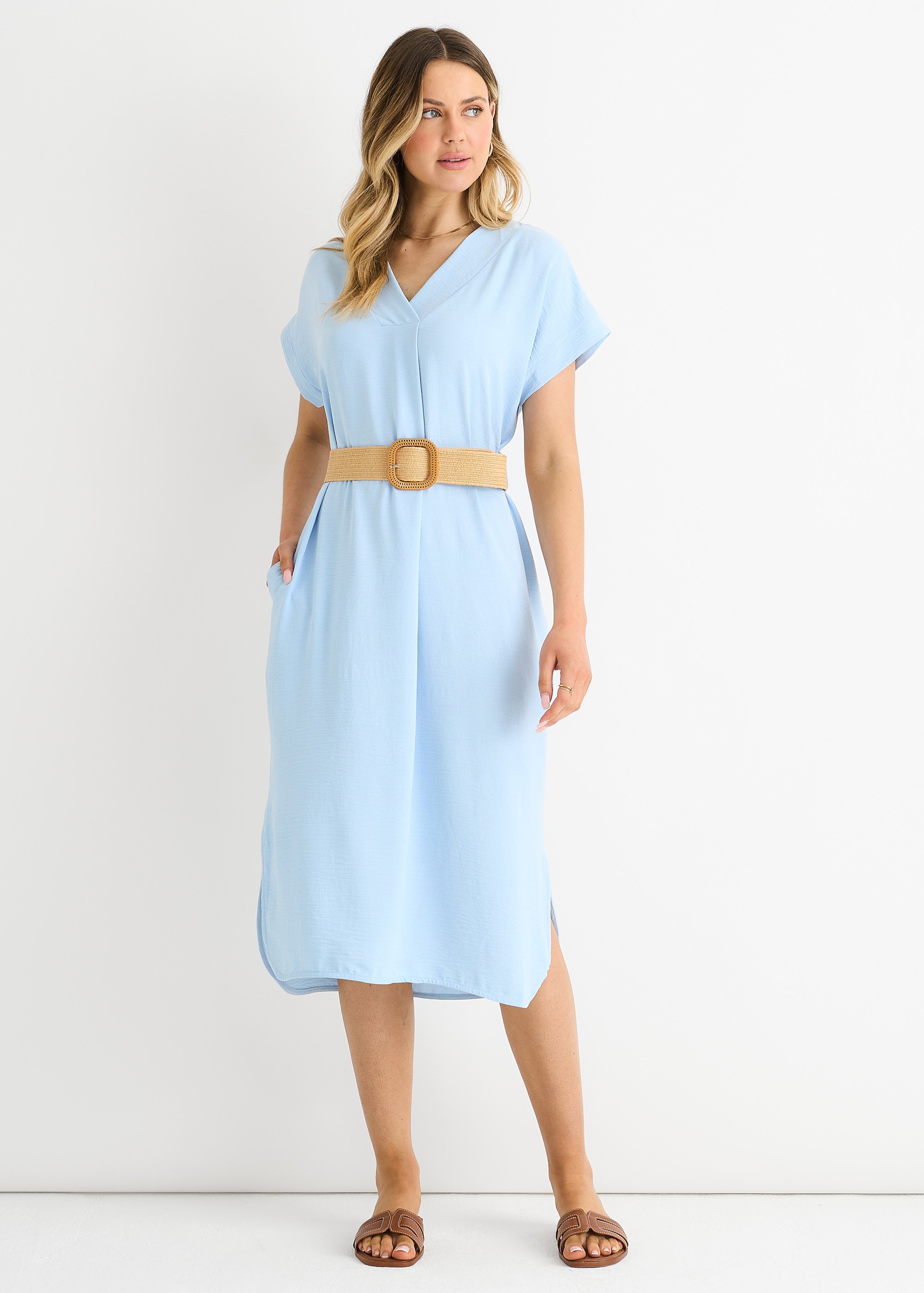 Blaues Air Flow Kleid mit Gürtel und Übergröße