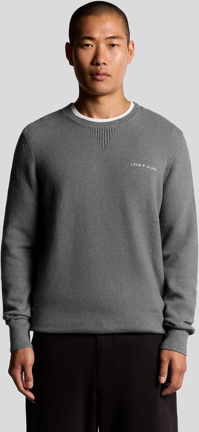 Thumbnail - Lyle & Scott – Gestrickter Rundhalspullover mit Schriftzug – Grau