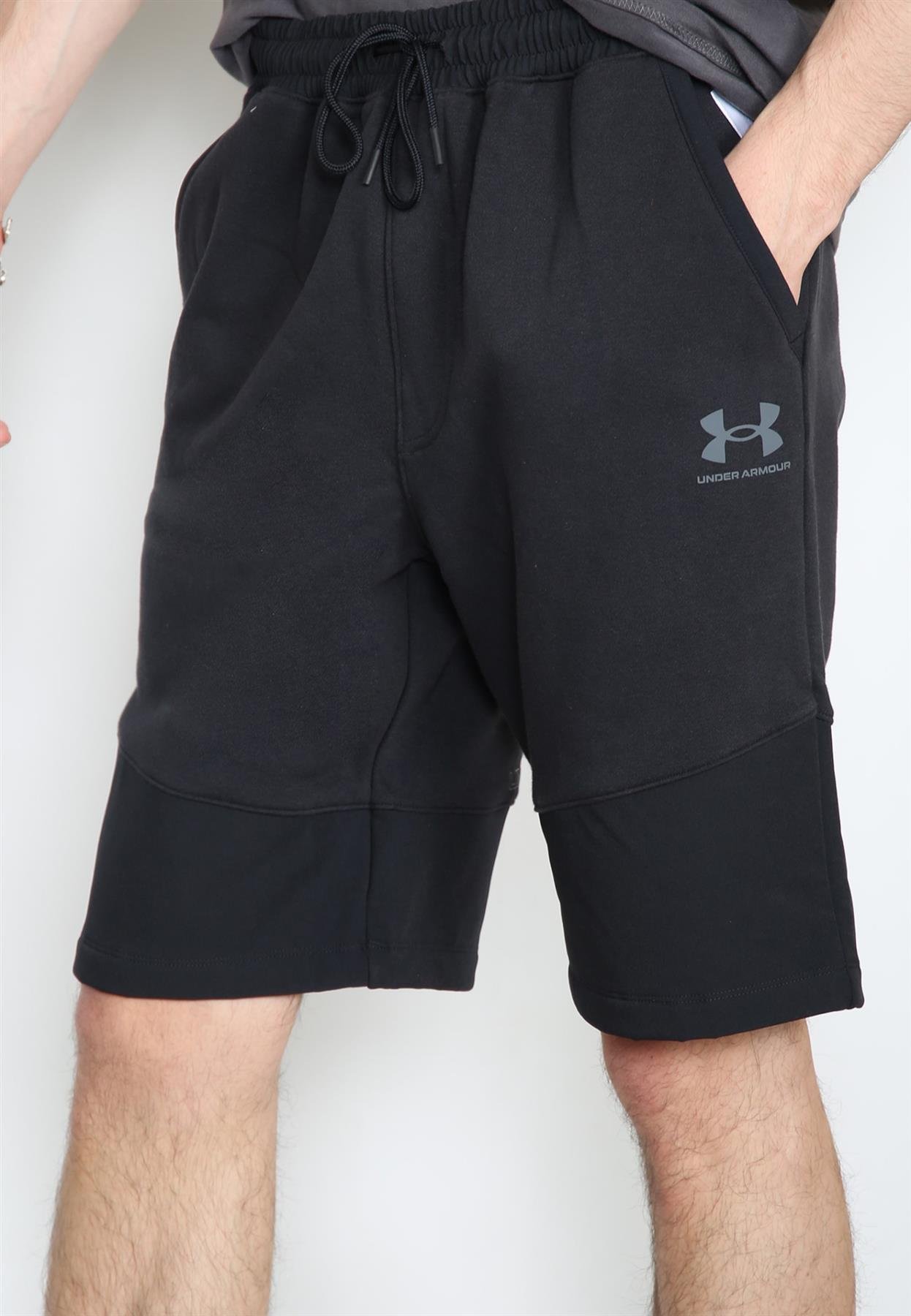 Unter Armour Herren Trainingsshorts in Schwarz