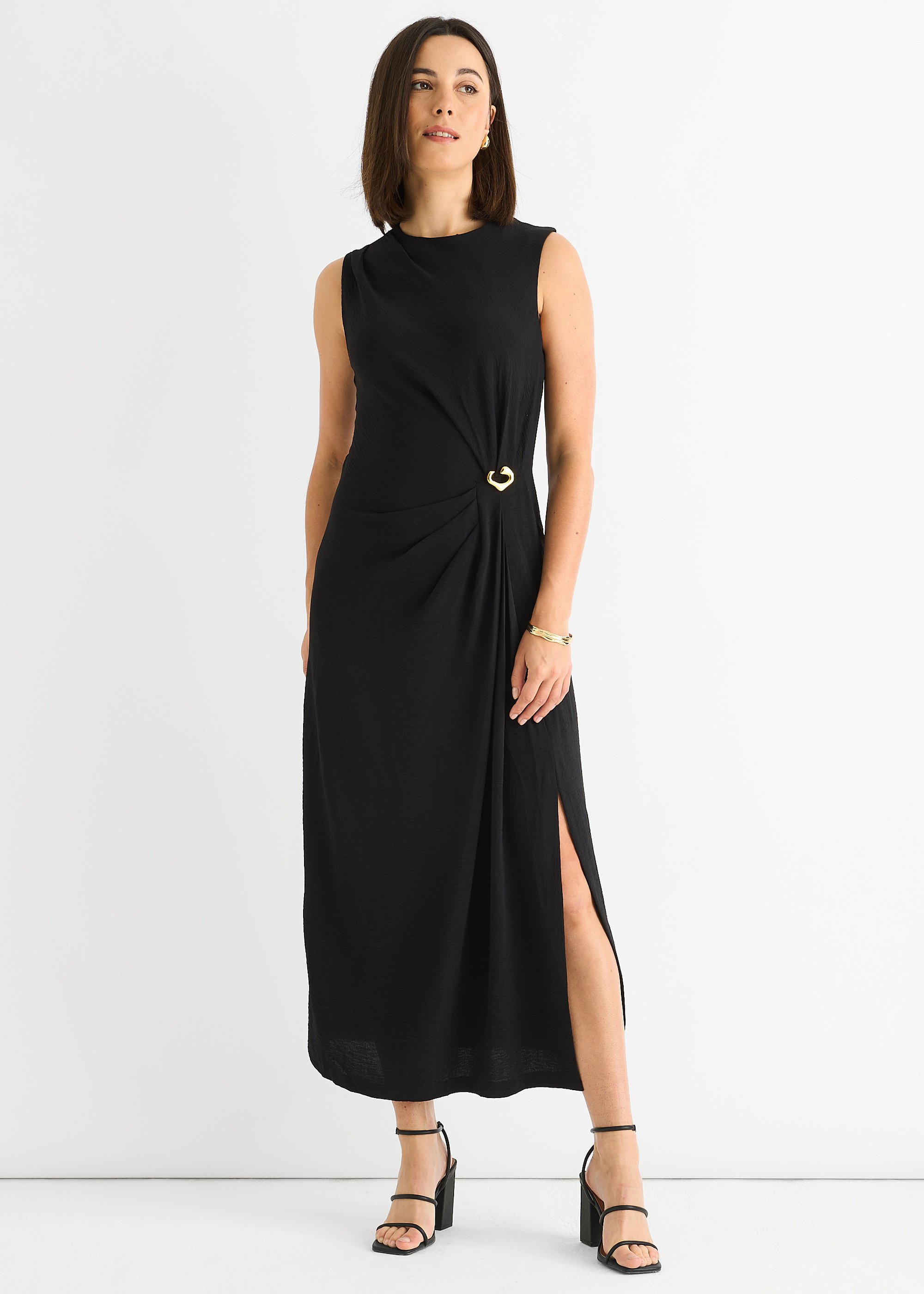 Schwarzes Midikleid mit geraffter Taille und Metallbesatz ärmellos