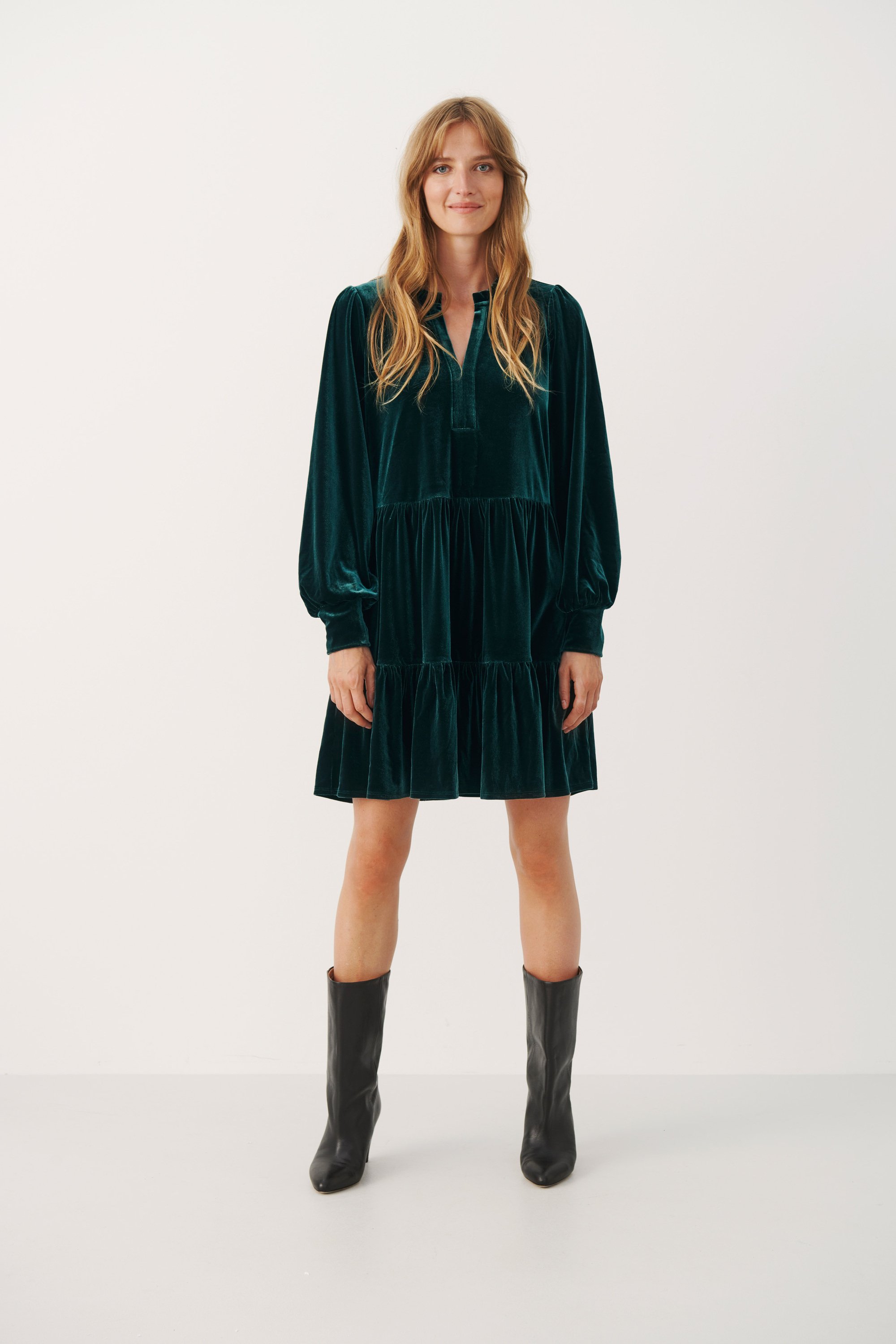 Kleid Relaxed fit green