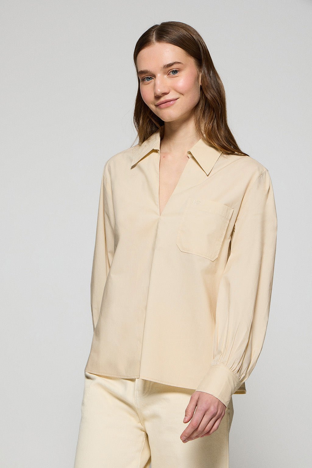 Bluse Solar aus Baumwolle beige mit gesticktem Logo