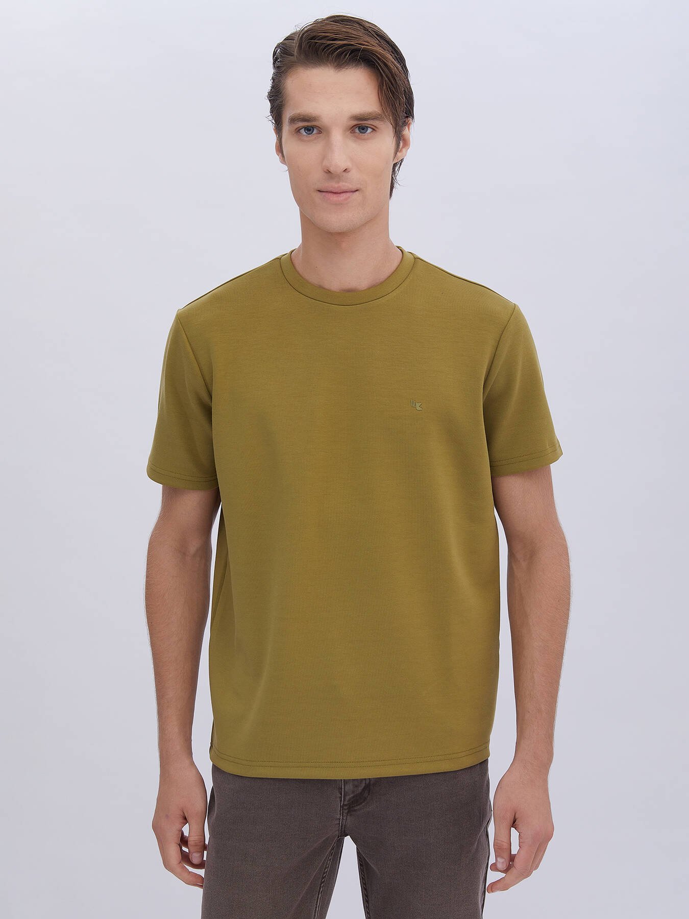 Schlichtes T-Shirt mit Rundhalsausschnitt