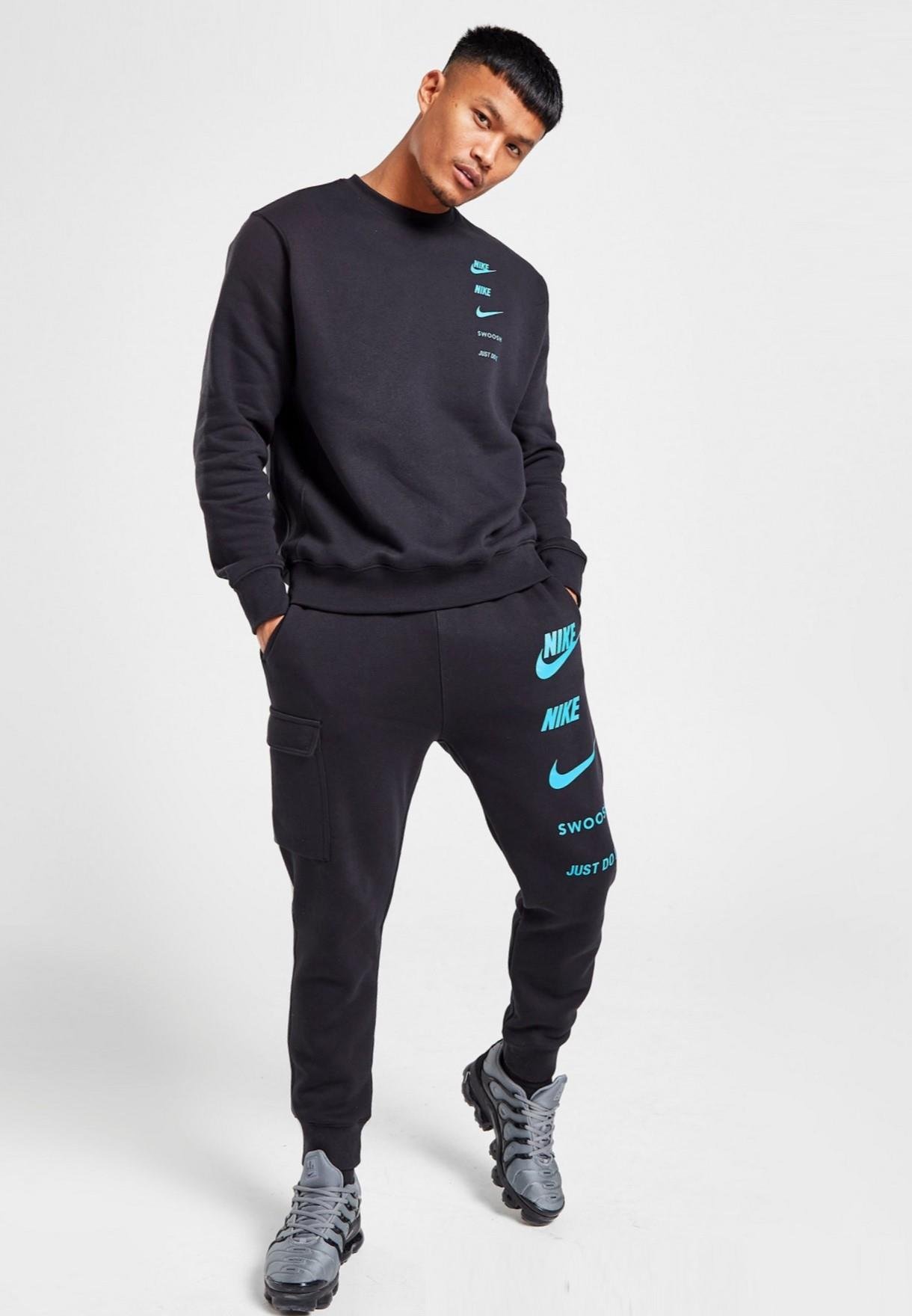 Nike Sportswear Standardausgabe Herren Crew Trainingsanzug in Schwarz