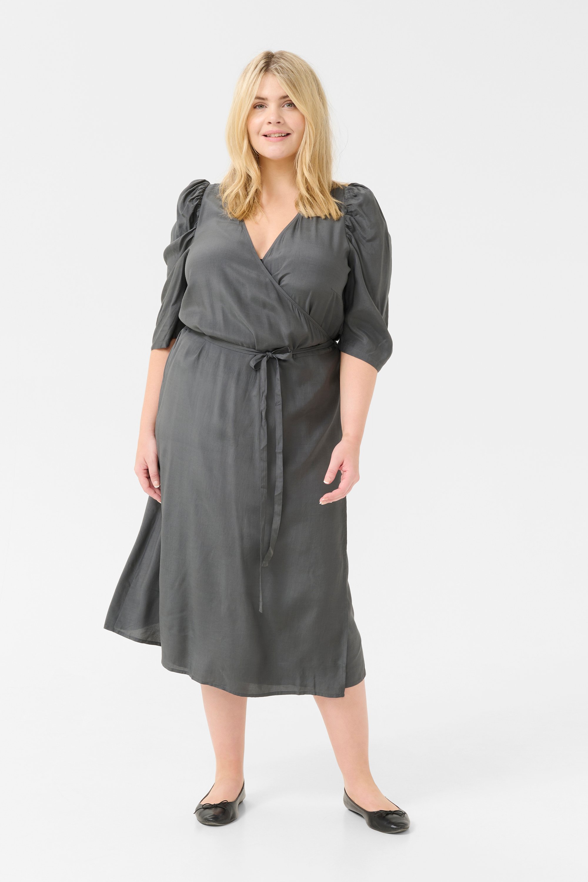 Kleid Regular fit black