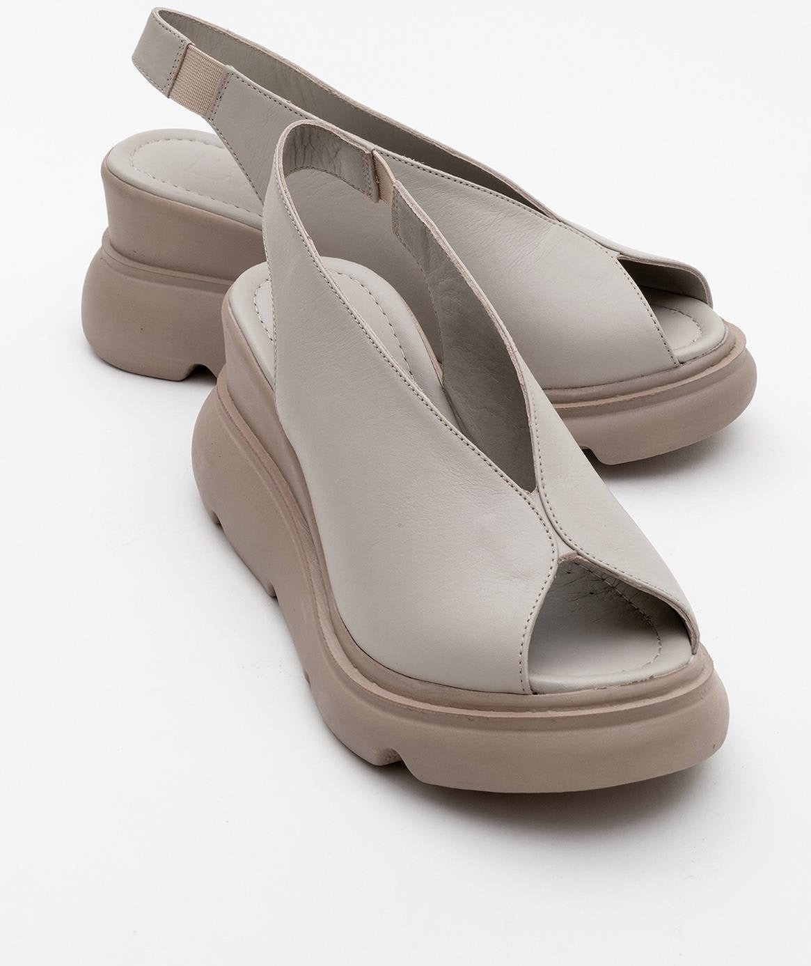 Sam Leder-Plateausandale