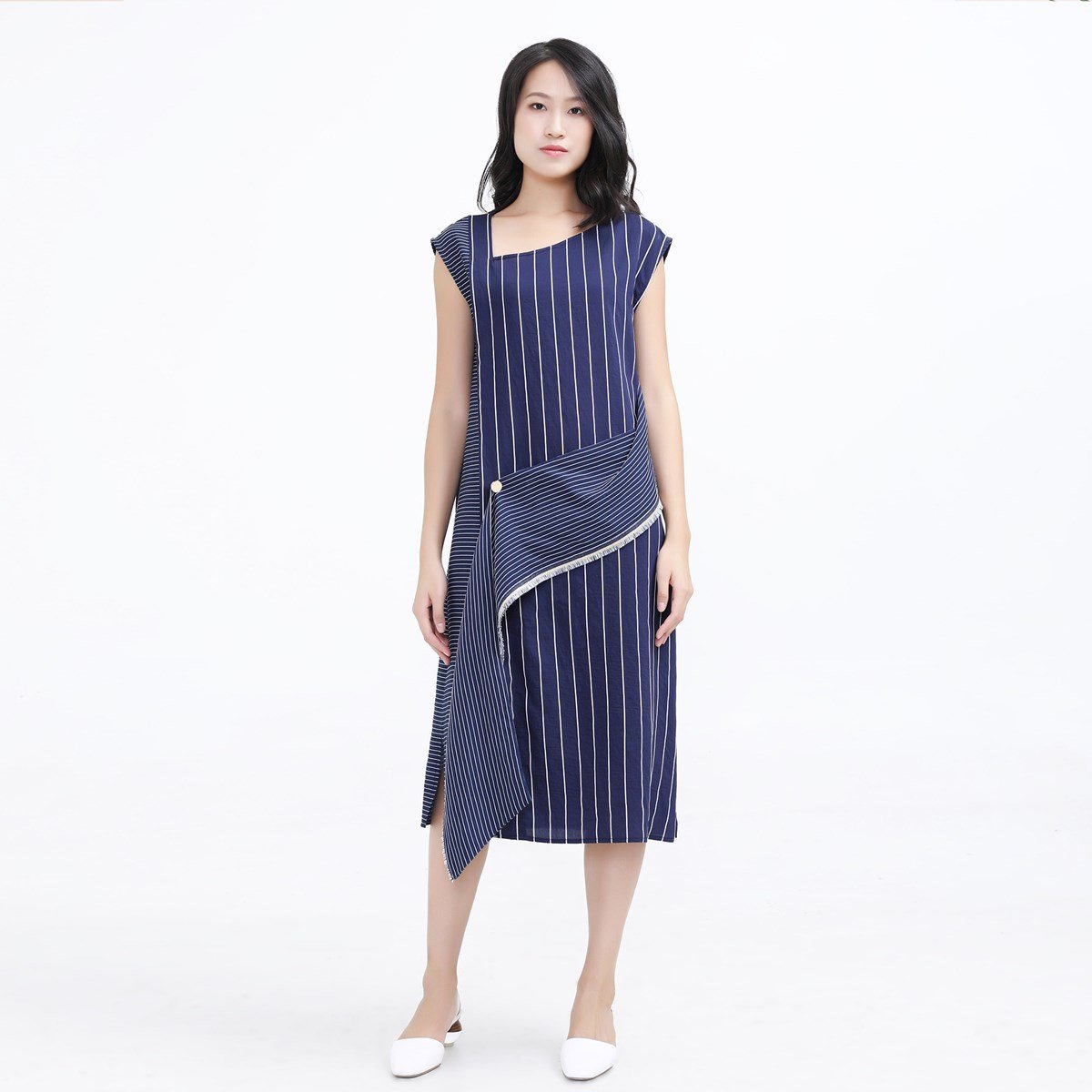 Asymmetrisches Midikleid mit Trapezstreifen