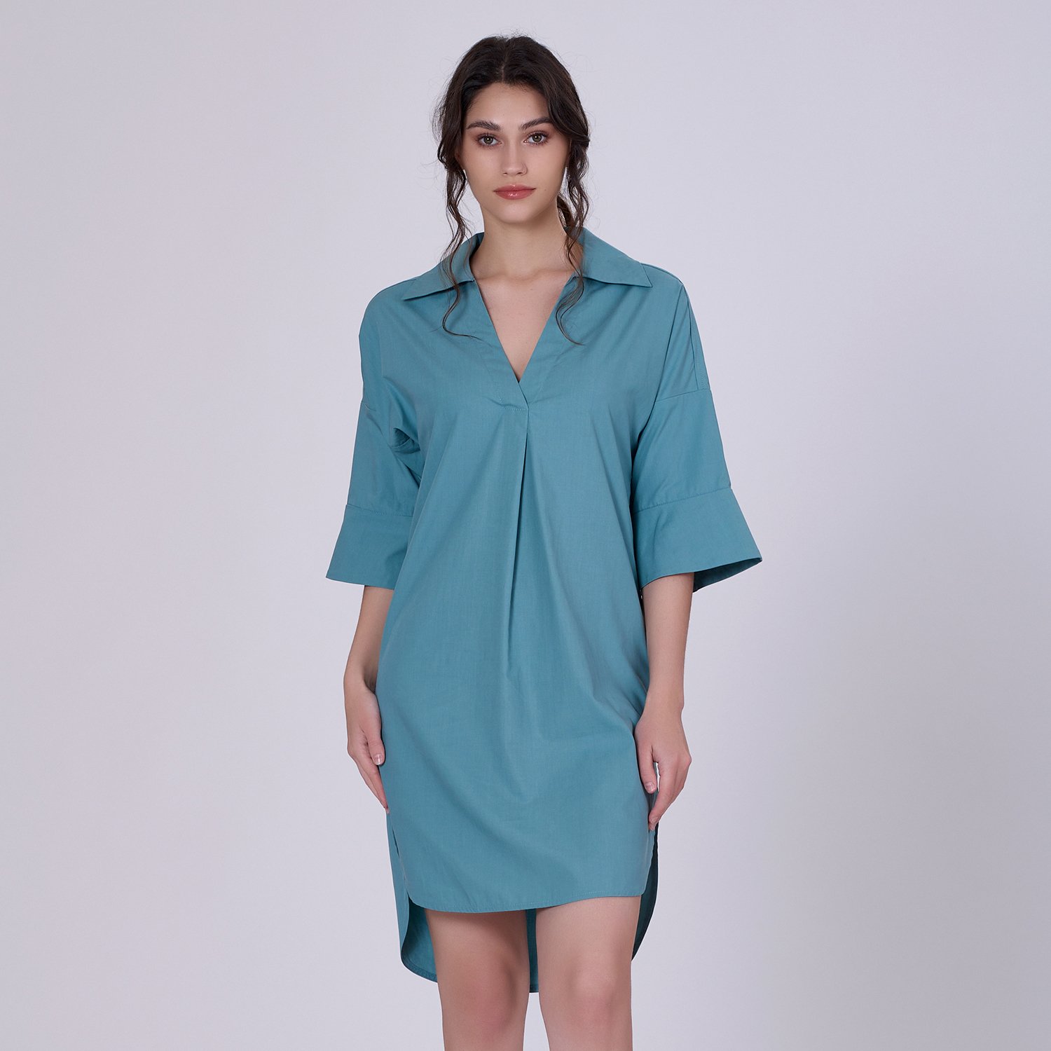 Thumbnail - Minimalistisches Hemdkleid aus Baumwolle