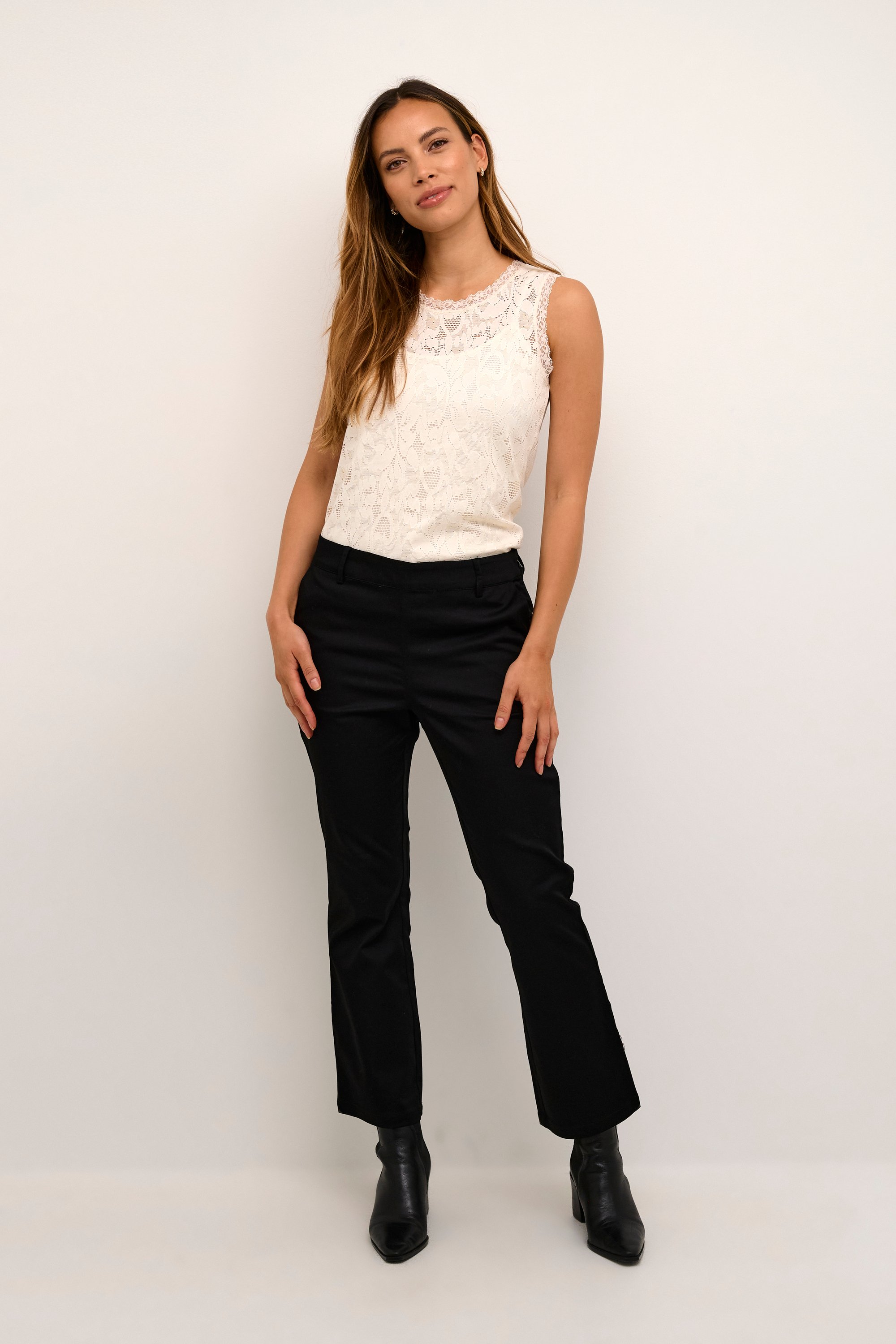 Thumbnail - Ärmellose Bluse Relaxed fit Spring Gardenia white