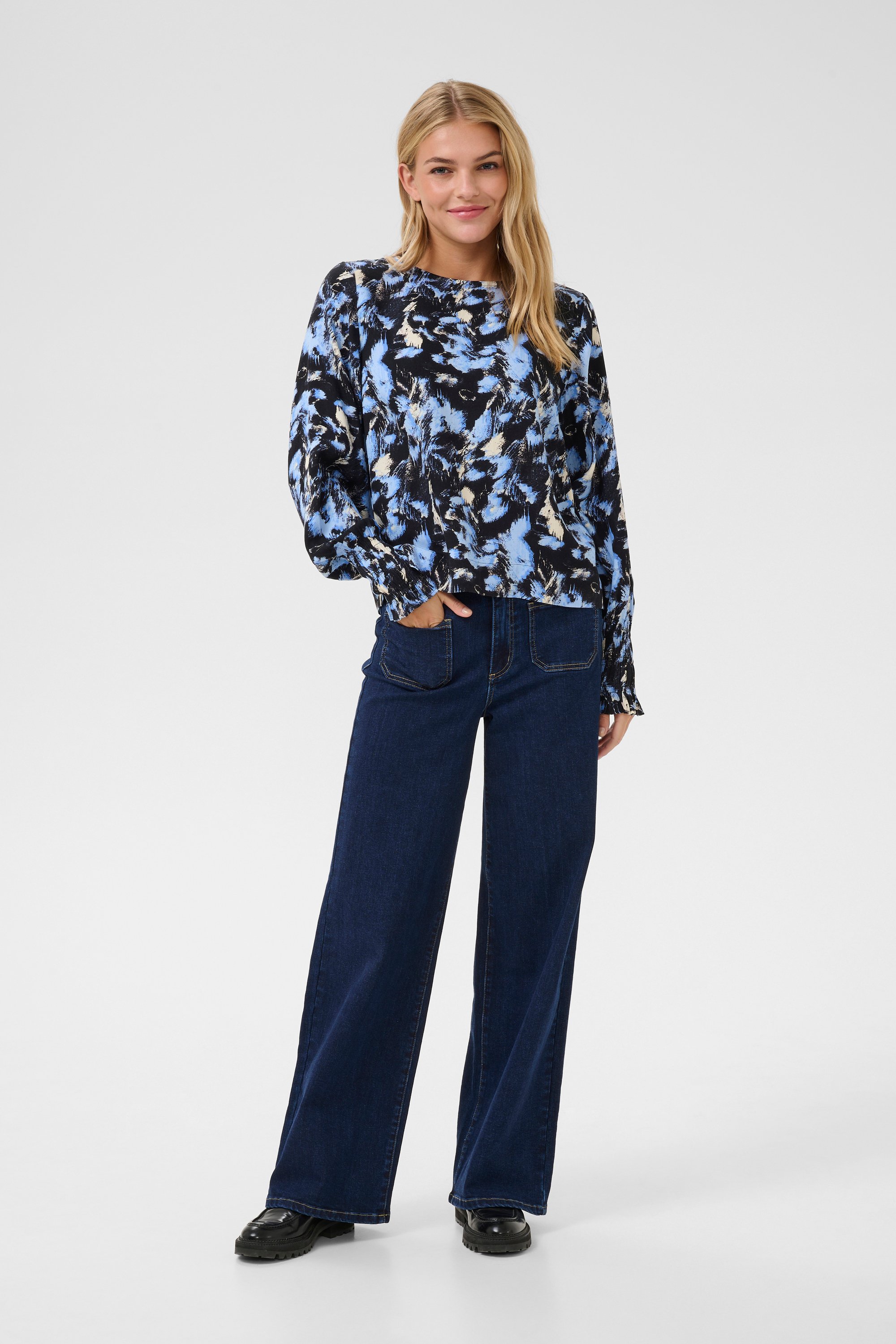 Thumbnail - Langarm-Bluse Regular fit Black/Blue Graphic Strokes black blue
