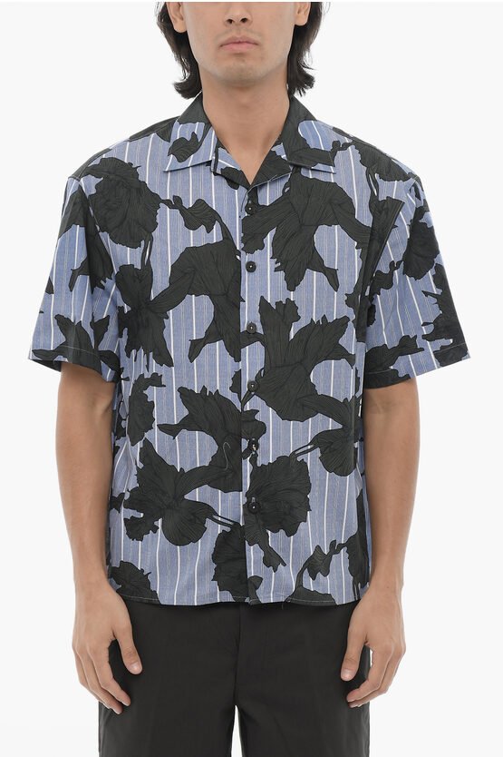 Boxy Fit Hemd mit Blumenmotiv in Blau, Nero