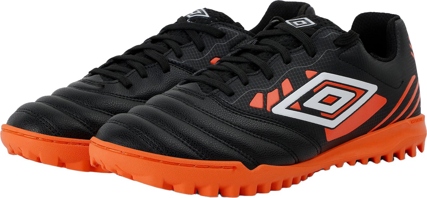 Umbro - Herren Fußball-Stiefel "Tocco Iv Club Tf" (Schwarz/Weiß/Drachenfeuer)