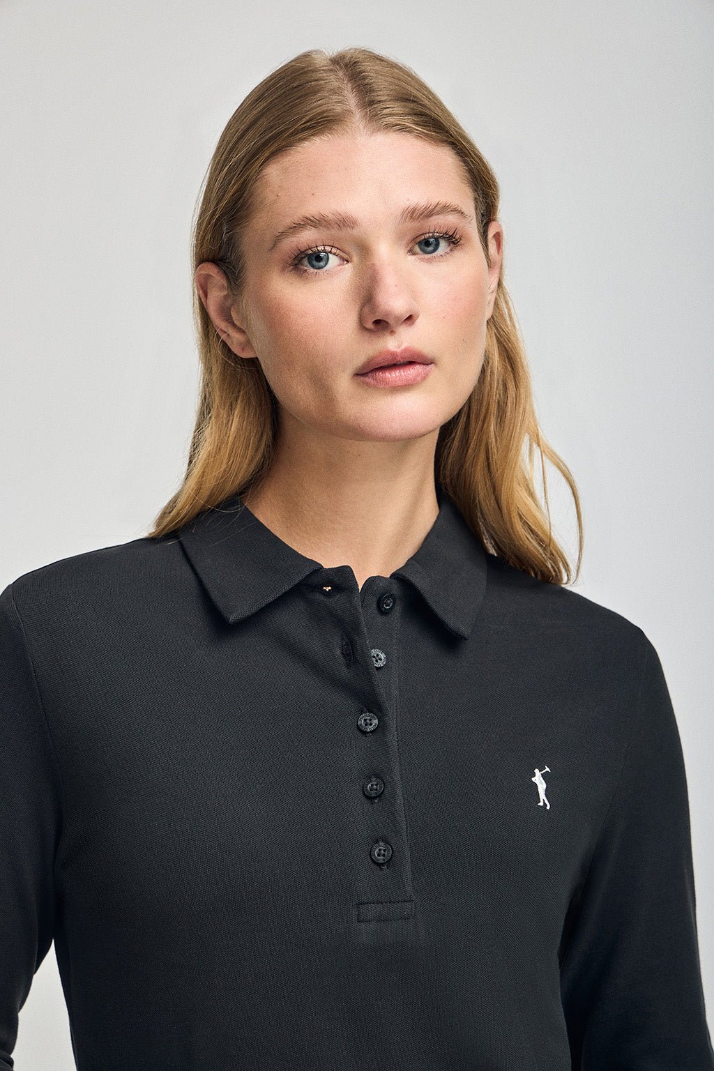 Poloshirt Pryanka schwarz mit fünf Knöpfen und Rigby Go Stickerei