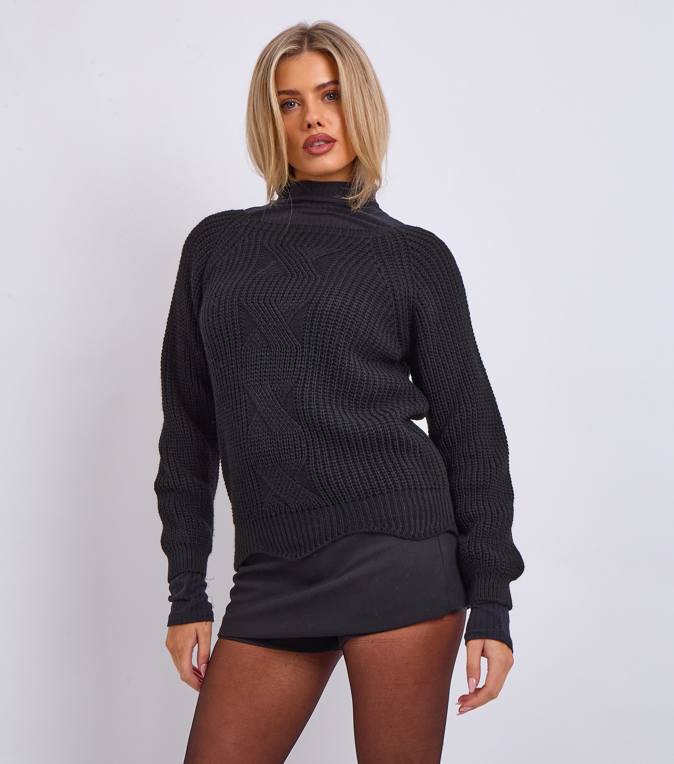 Schwarzer, übergroßer Rippstrickpullover mit Rundhalsausschnitt