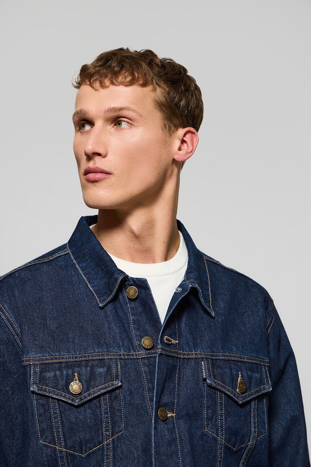 Spijkerjack Boston met geborduurd logo