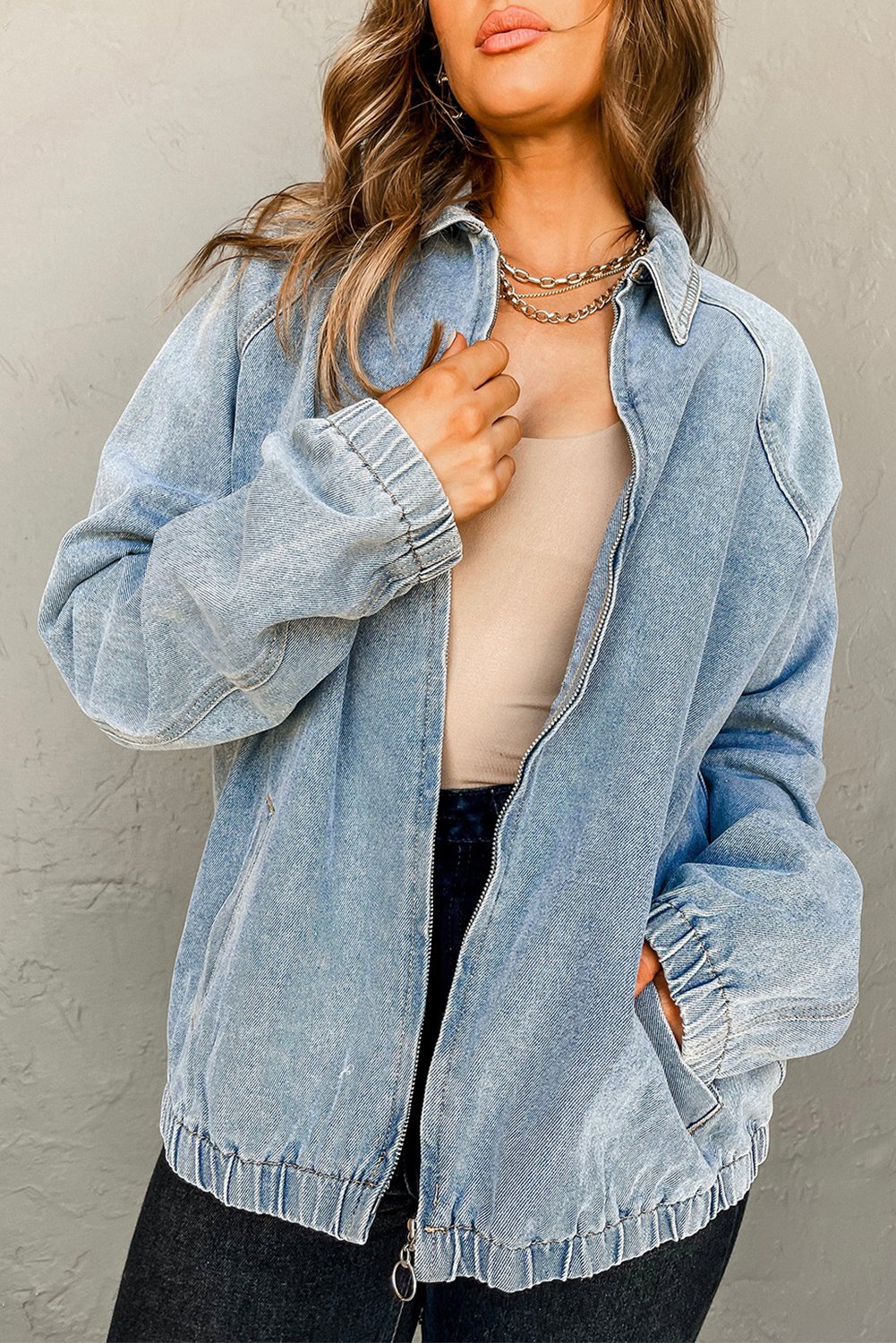 Jeansjacke mit Reißverschluss vorne