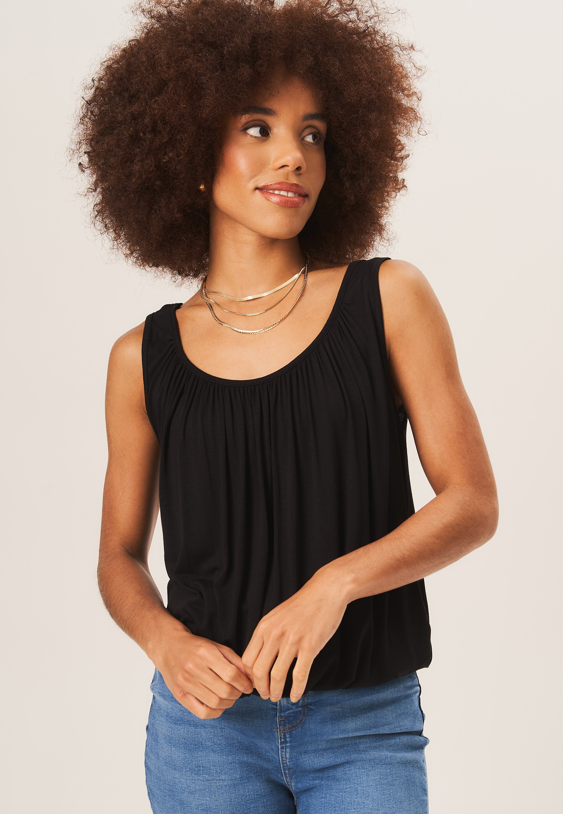 Rouse Neck Oversized Ärmelloses Top