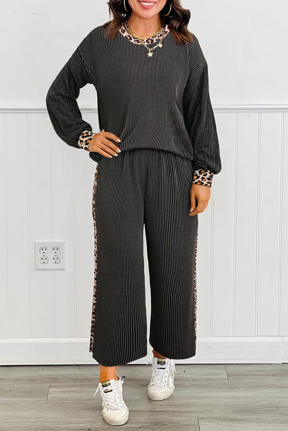 Gestreiftes Hosen-Set mit Leopardenbesatz