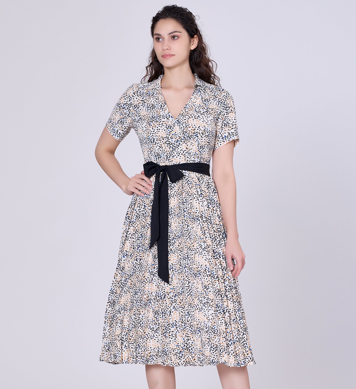 Teekleid mit Faltendruck und zusätzlichem Gürtel