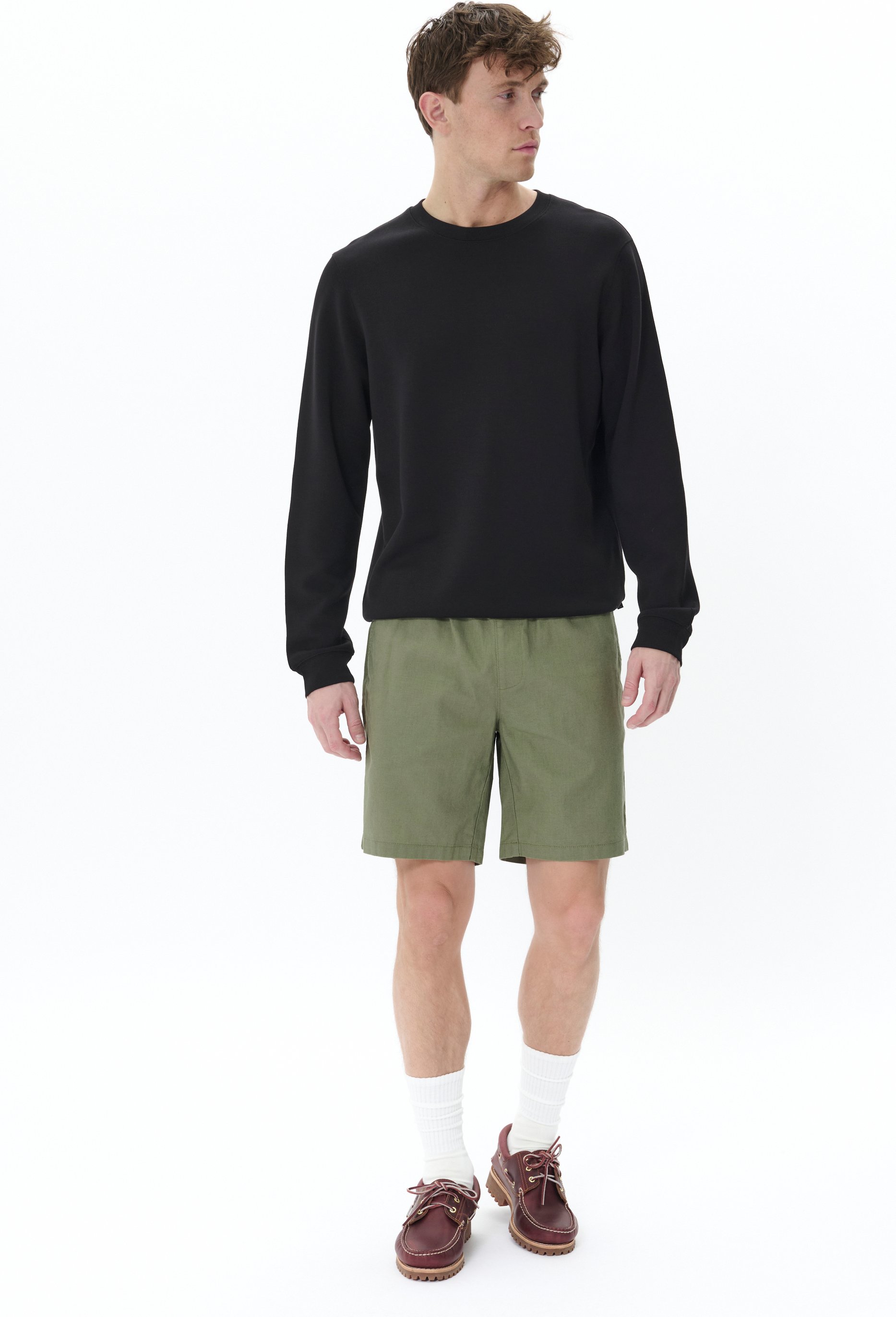 Shorts Gerade Passform green