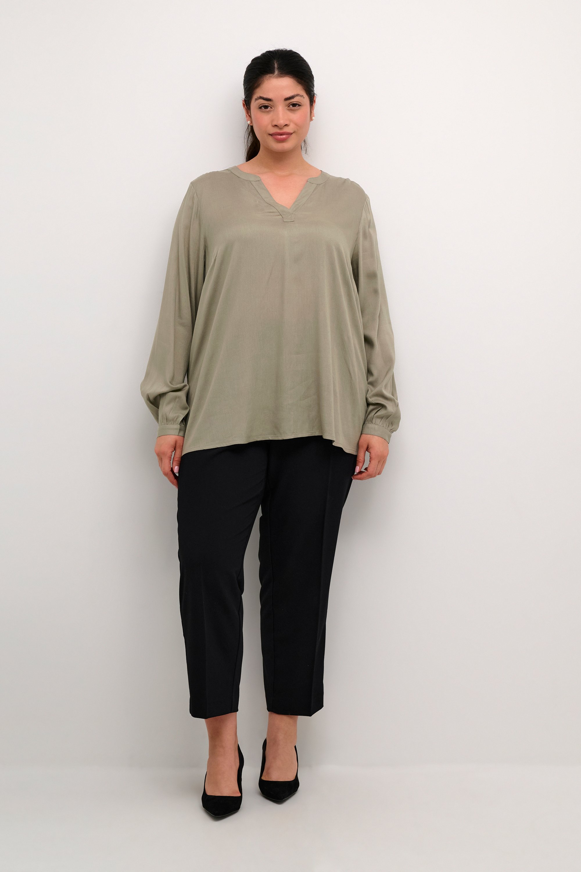 Thumbnail - Langarm-Bluse Regular fit Vetiver green