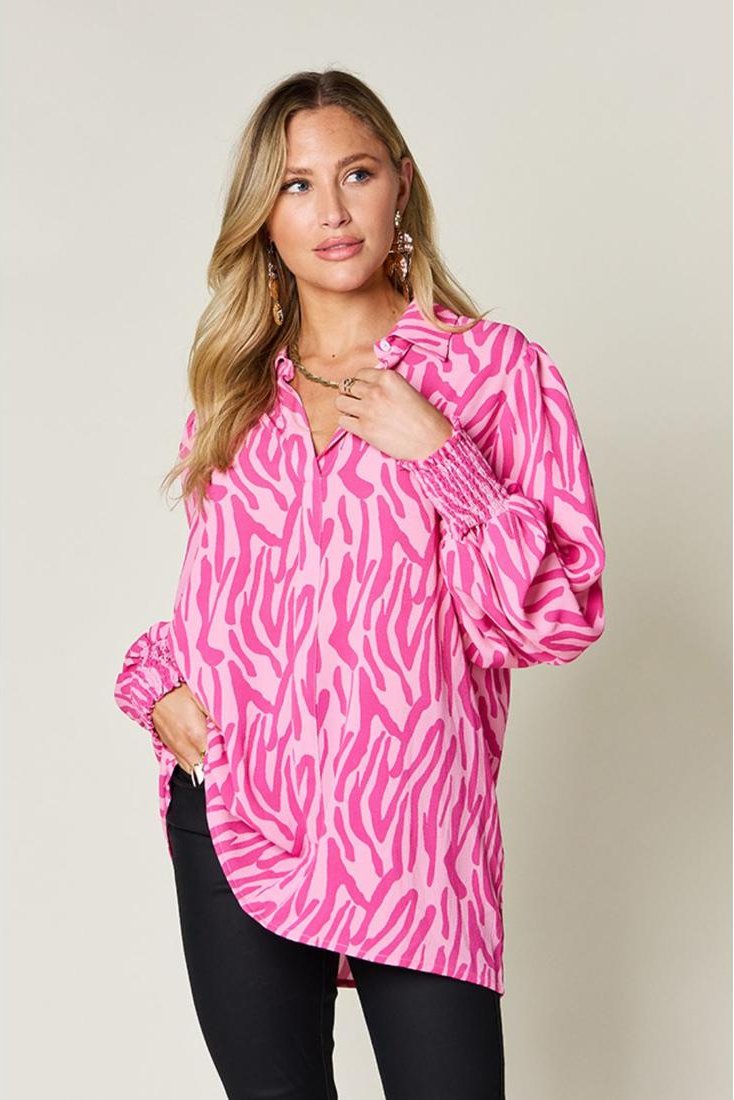 Thumbnail - Damen Double Take Bluse mit langen Ärmeln und Druck, in voller Größe mit Smock-Einsatz