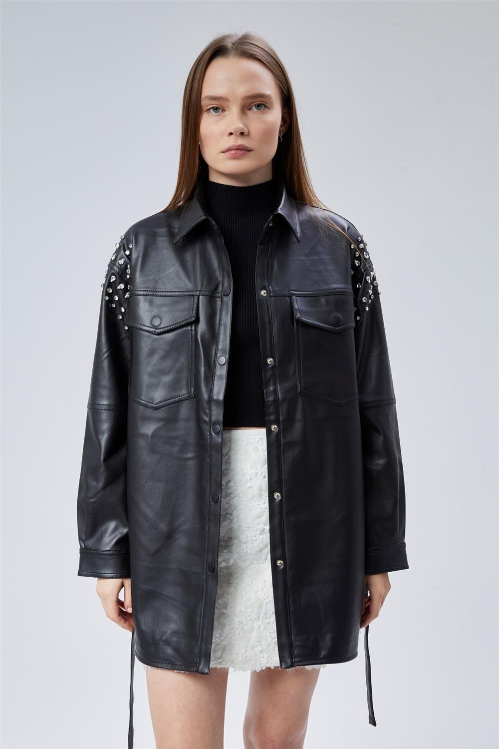 Langer Schulterstein Mantel