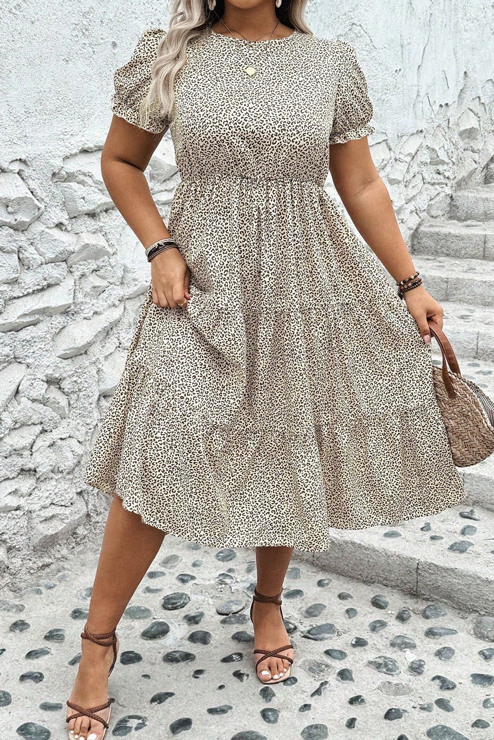 Gestuftes Midi-Kleid mit Leopardenmuster