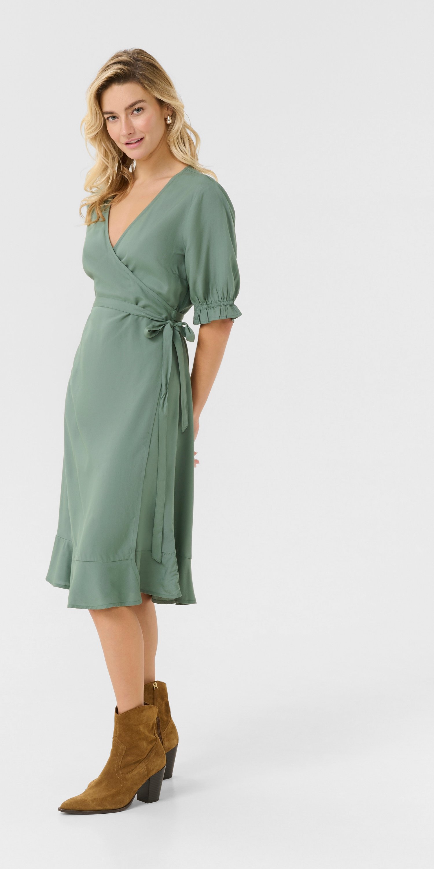 Kleid mit femininer Silhouette green