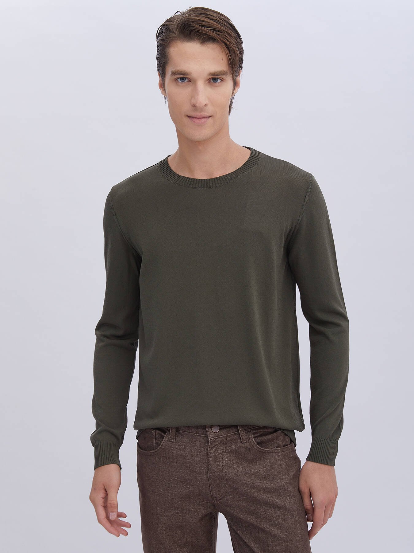 Strickpullover aus schlichtem Strick mit Rundhalsausschnitt