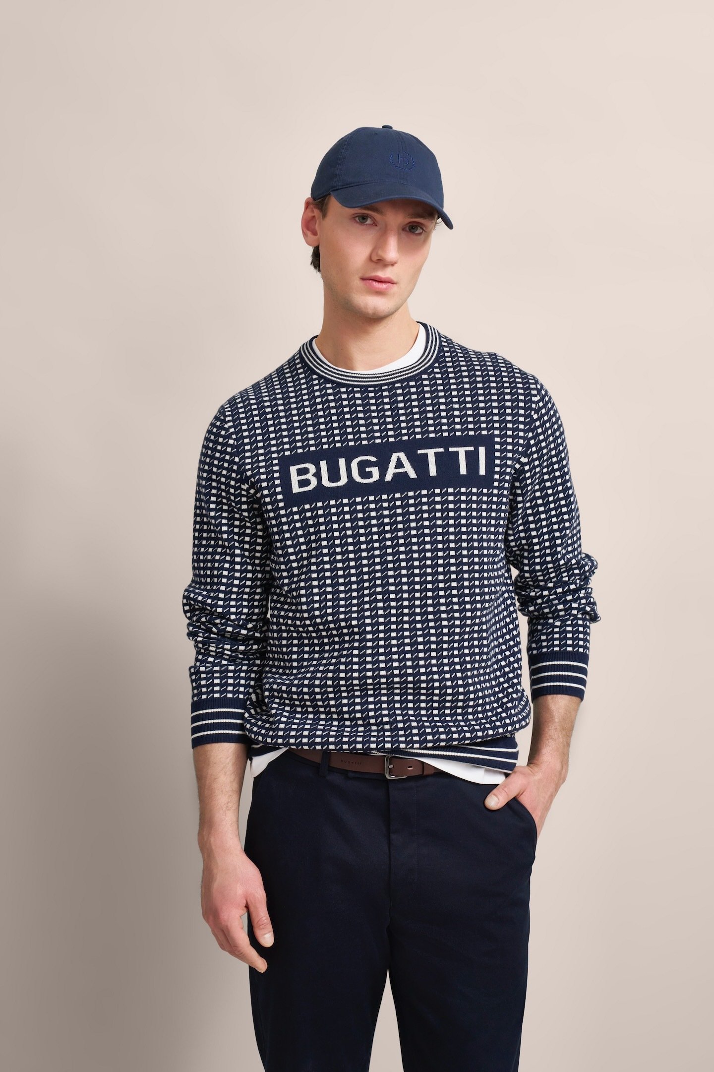 Thumbnail - Bugatti Herren Rundhalspullover mit präsentem Logo-Print