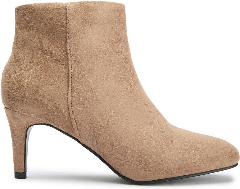 Solesister Lisa Stiefel