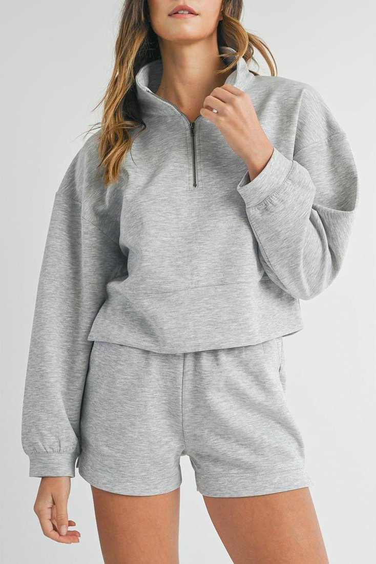 Thumbnail - Azura Exchange Hellgraues Sweatshirt mit Stehkragen und Zip sowie Shorts-Set