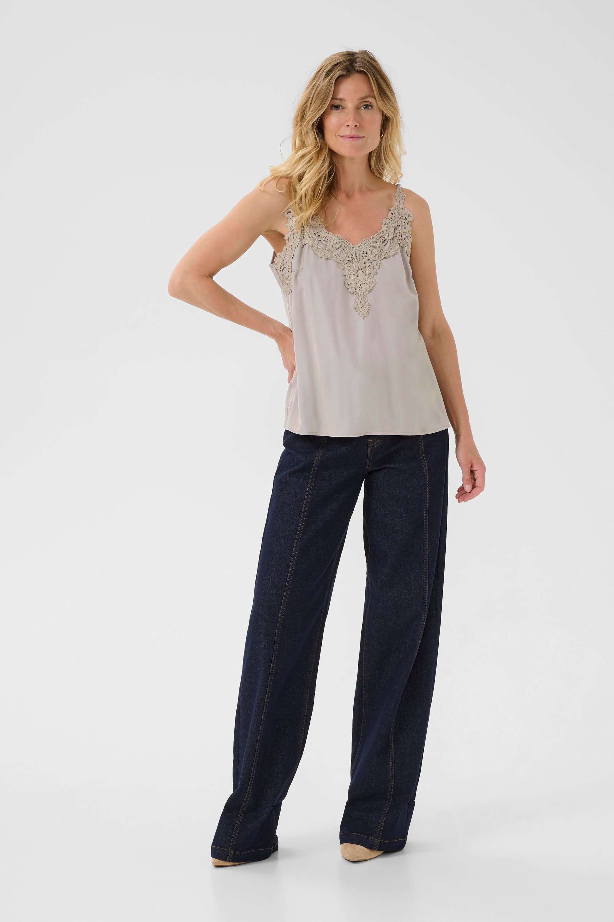 Ärmellose Bluse CRAnna A-shape beige