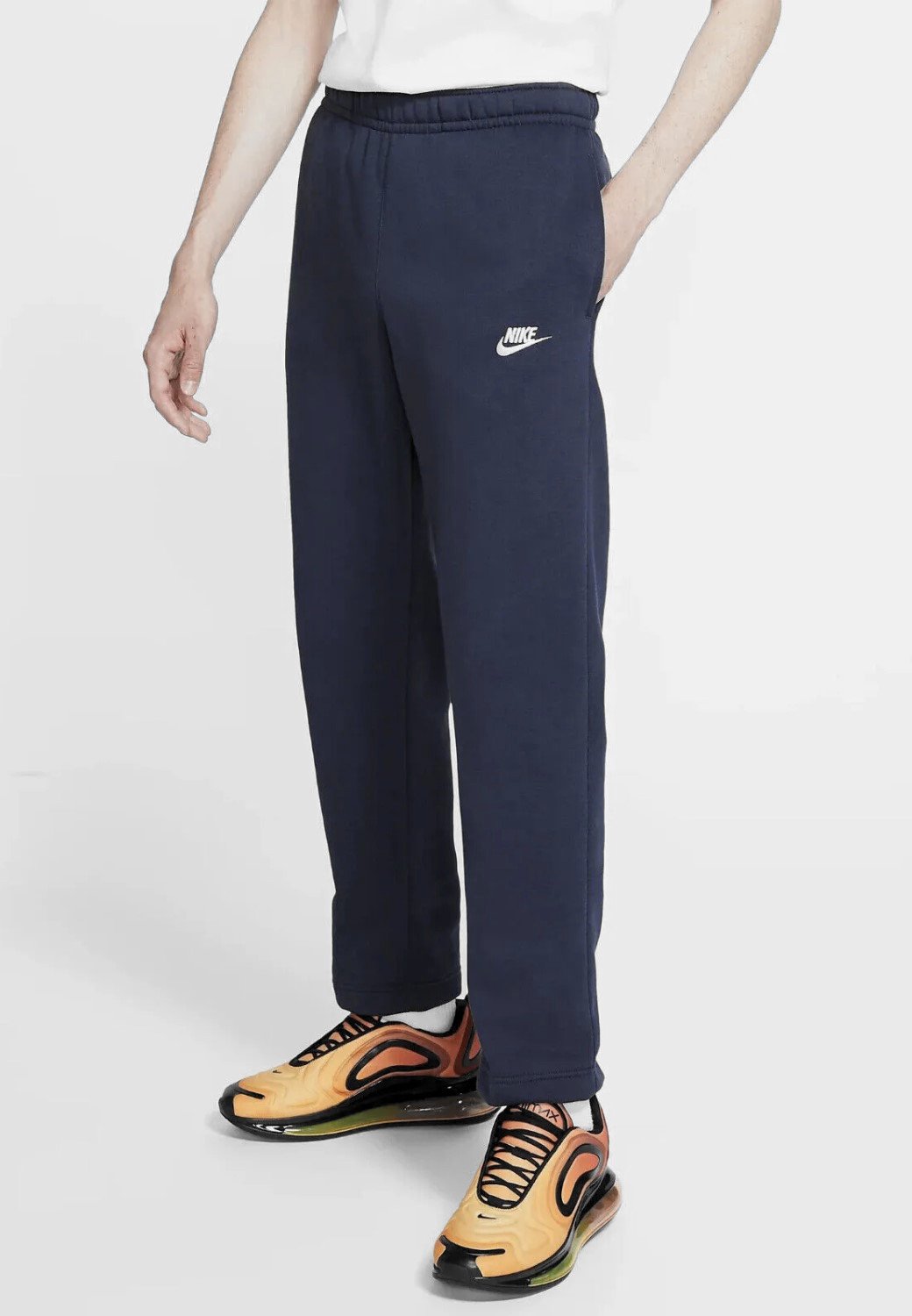 Nike Sportswear Club Fleece-Jogger mit offenem Saum in Marineblau