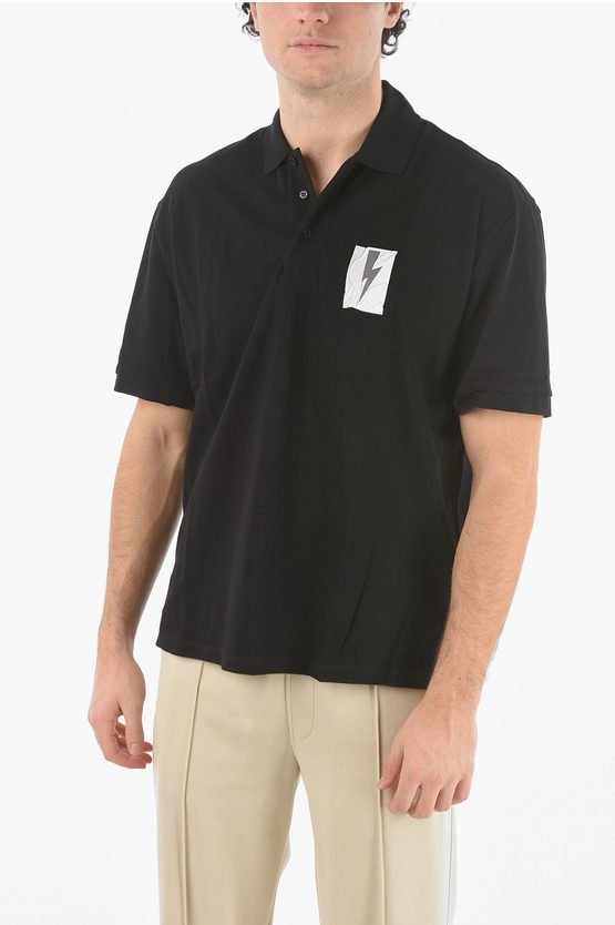 Loose Fit FLAG BOLT Polo mit aufgedrucktem Logo in Schwarz
