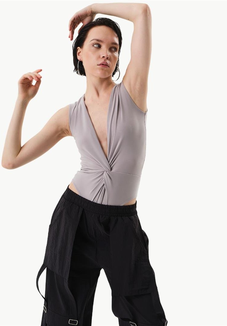 Ärmelloser, ikonischer Body mit Wirbeldetail auf der Vorderseite